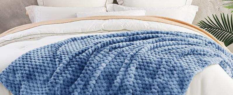 Exclusivo Mezcla Soft Fleece Throw decor  Blanket, Stylish Jacquard Throw Blanket for Couch or Bed, Fuzzy Cozy Lightweight for All Season