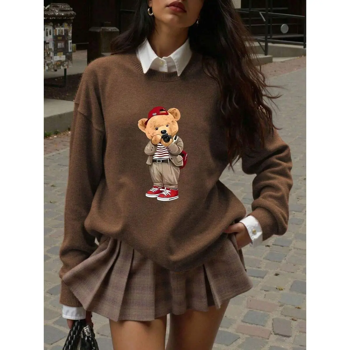 Women's Long-Sleeved Casual Top, Camera Backpack.Fashionable And Cool Street-Themed Brown Bear Pattern Print.Comfortable And Warm Knitted-Like Sweater