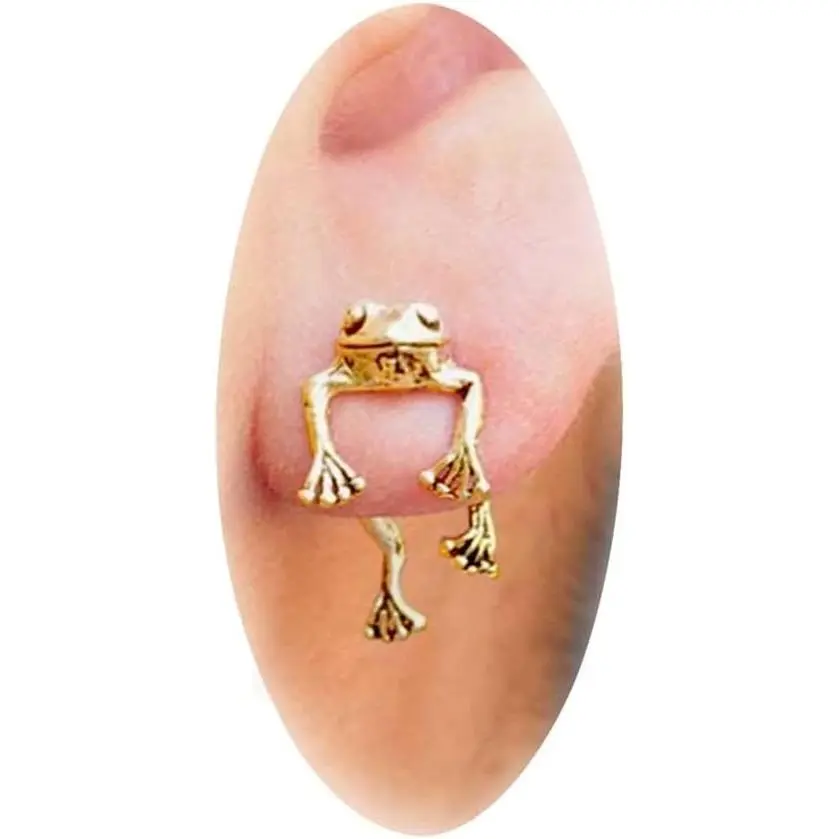 A3：gold frog earrings