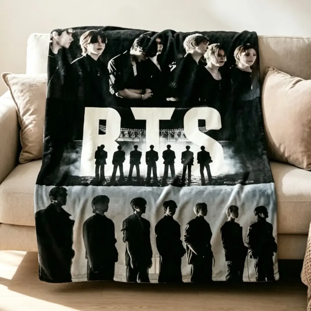 Kpop Boy Band Logo Flannel Blanket, Korean Music Style Fleece Throw Blanket, Black and White Fan Gift, Soft Cozy Warm Blanket for Bedroom Home Decor, Lightweight Throw Blanket for Adults & Kids, Music Lover Gift