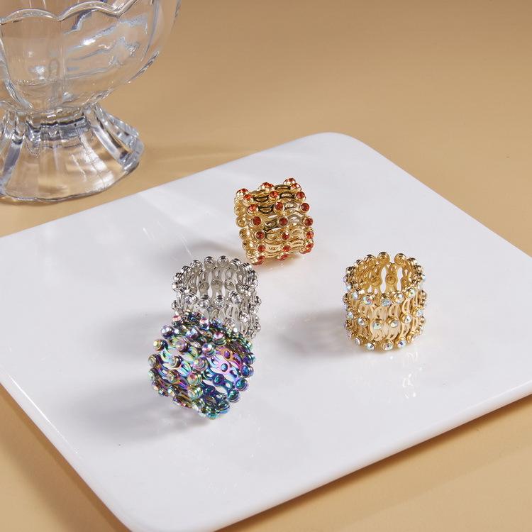 Magic Transformable Retractable Fashion Ring, Two Ways to Wear in One Piece, Instantly Turns into Adjustable Bracelet, Ideal Surprise Gift
