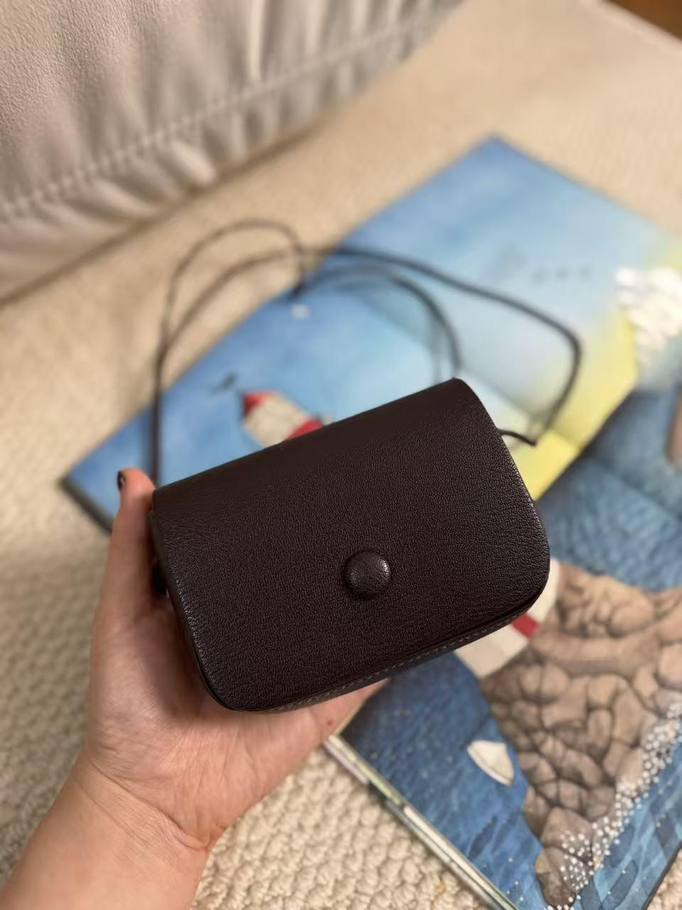 Mini Crossbody Bag, Solid Color Simple Small bag, Fashionable Handbag Accessory, Perfect for Daily Use, Stylish and Practical Design