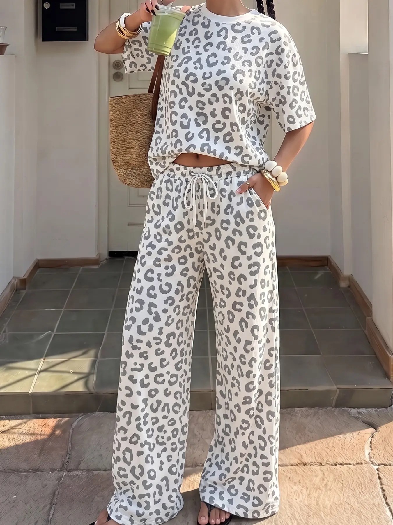 Women Grey Leopard Print 2 Piece Lounge Set, Crew Neck Short Sleeve Loose Top & Elastic Drawstring Wide Leg Pants, Soft Casual Loungewear Outfit, Trendy Y2K Daily Matching Tracksuit for Home Wear, Street Casual Stroll Vacation Relaxed  Clothes Women