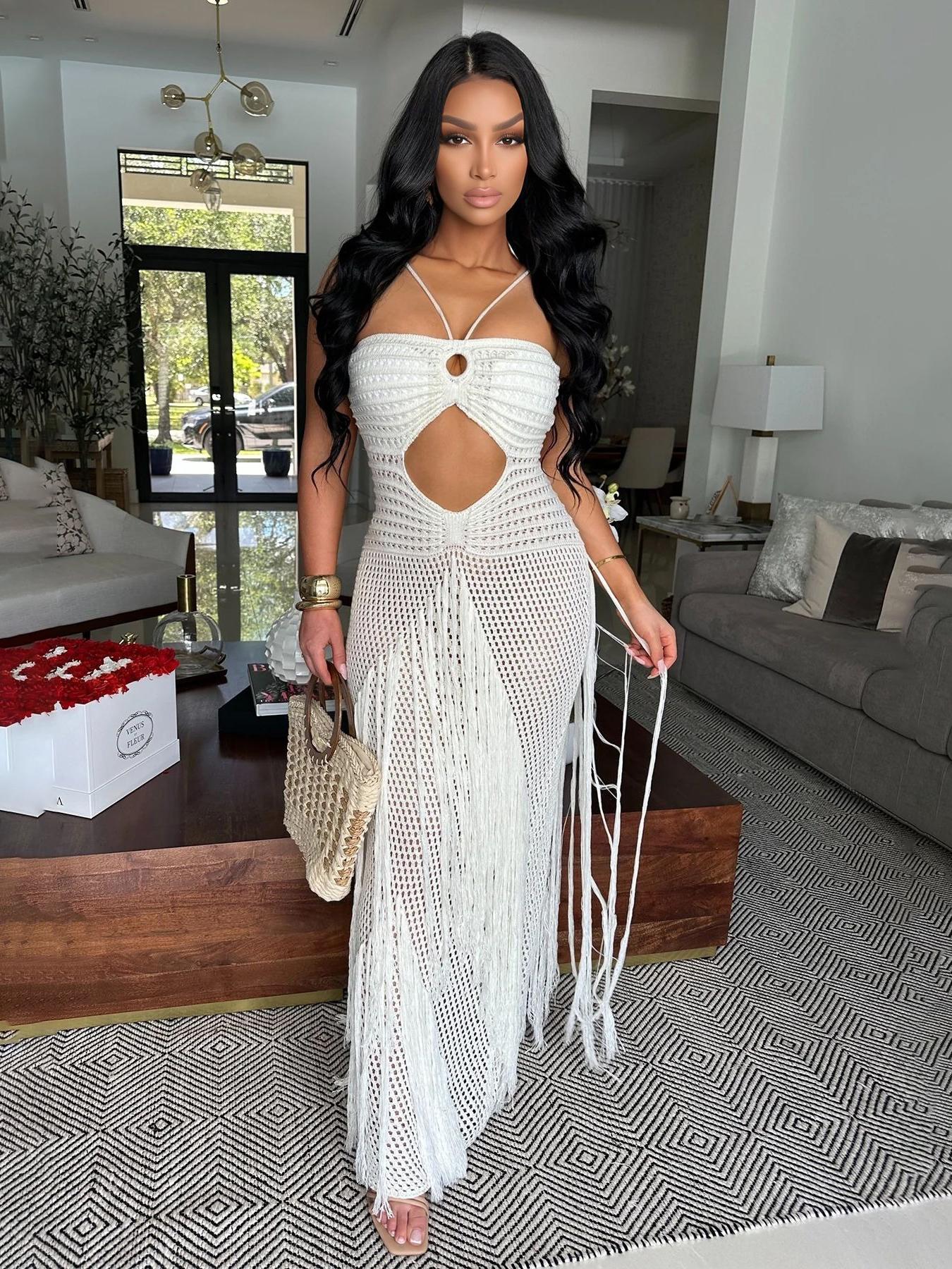 Women’s Crochet Maxi Dress with Fringe Detail, Boho Style Backless Halter Dress for Beach Party Vacation, Summer Resort Wear