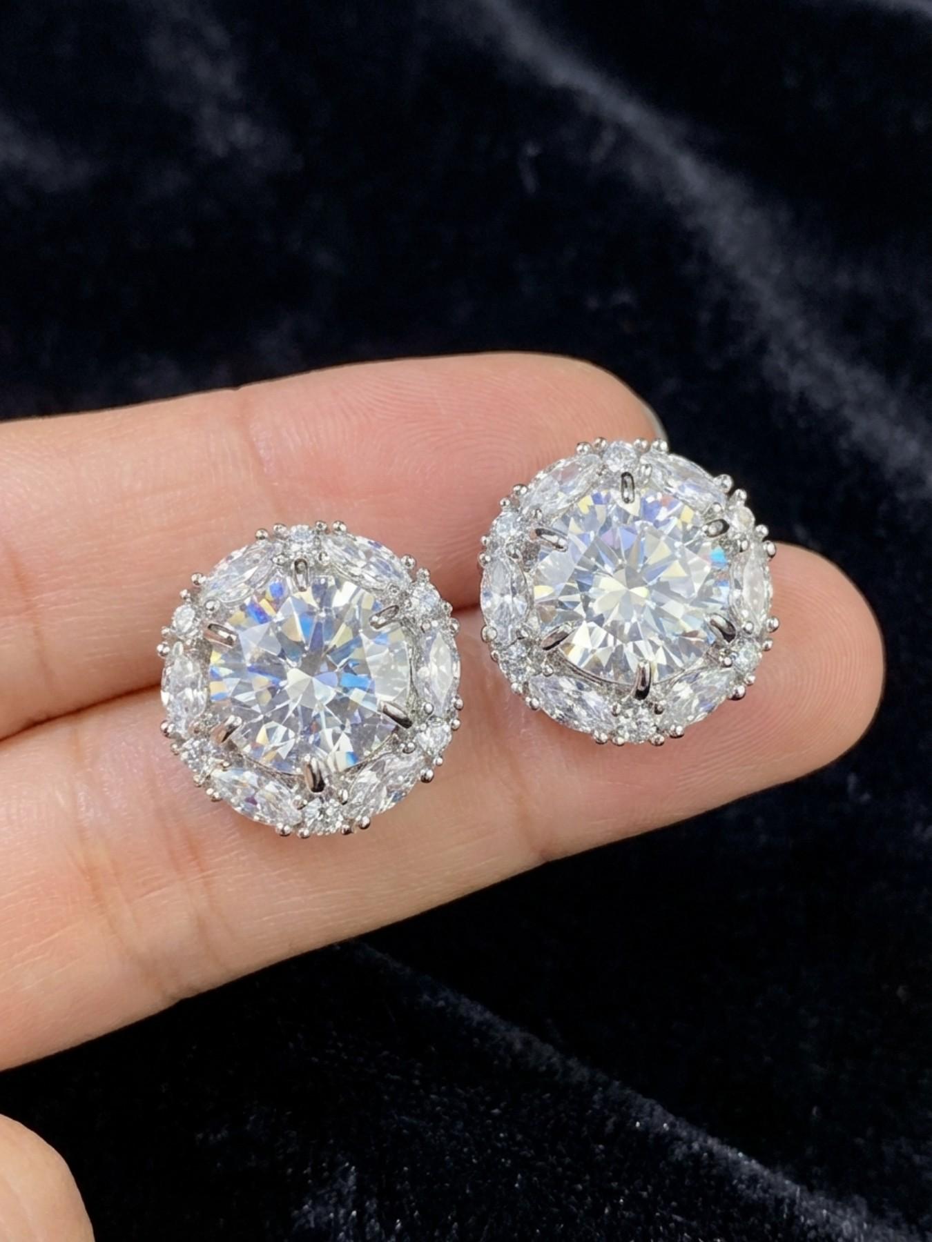 Elegant Zirconia Round Stud Earrings, Luxurious Crystal Ear Jewelry, Fashionable High-End Accessory for Women, Perfect Gift Idea