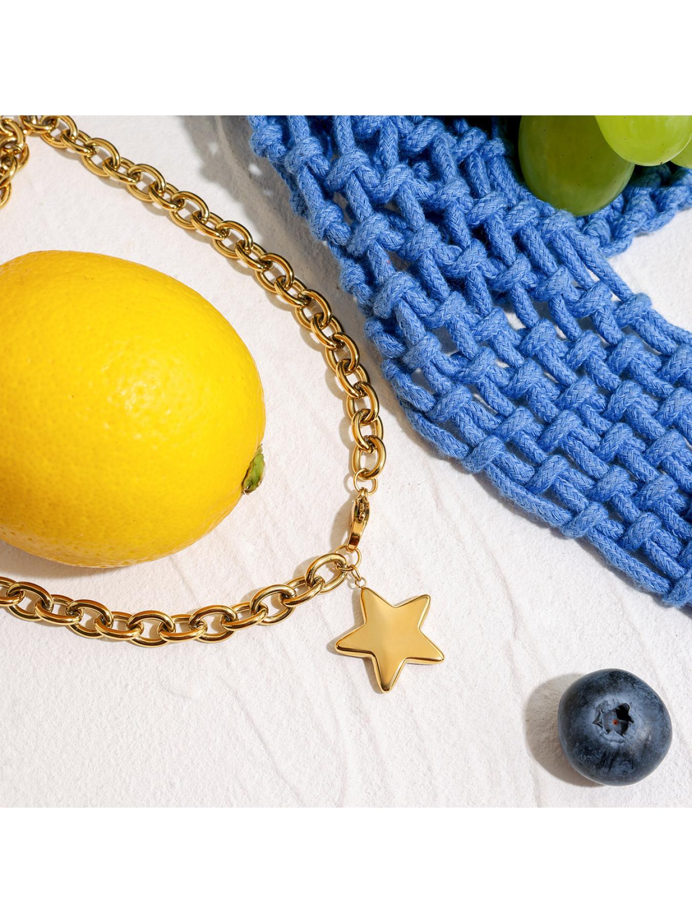 Stainless steel necklace - luxurious and exclusive, small-sized, five-pointed star titanium steel, non-fading, 18K gold jewelry, elegant and sophisticated for women.