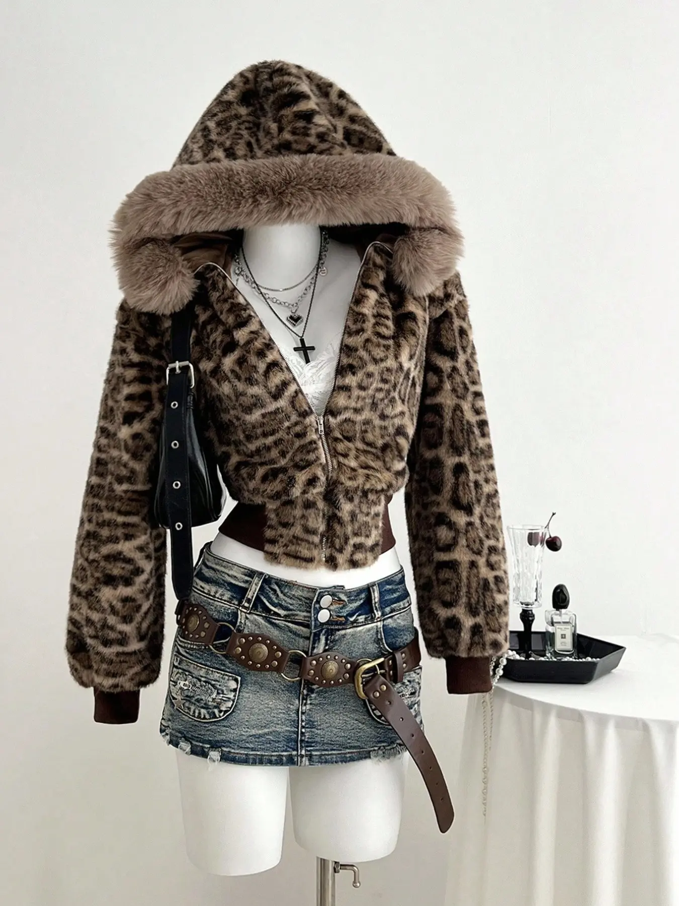 Elegant Leopard Print Sweatshirt Jacket for Women, Slim-Fitting Long Sleeve Hooded Coat, Warm Fall Winter Fashion Outerwear