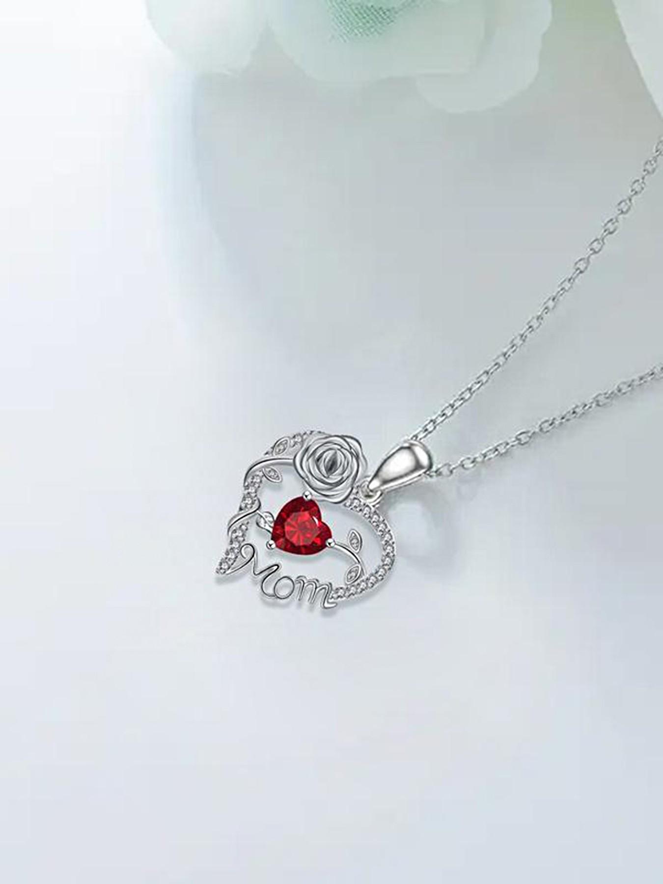 This rose jewelry gift box contains a heart-shaped rose mother's pendant necklace, a perfect gift for her/mother, aunt, grandmother, or wife on birthdays, Mother's Day, Valentine's Day, Women's Day, and Christmas.