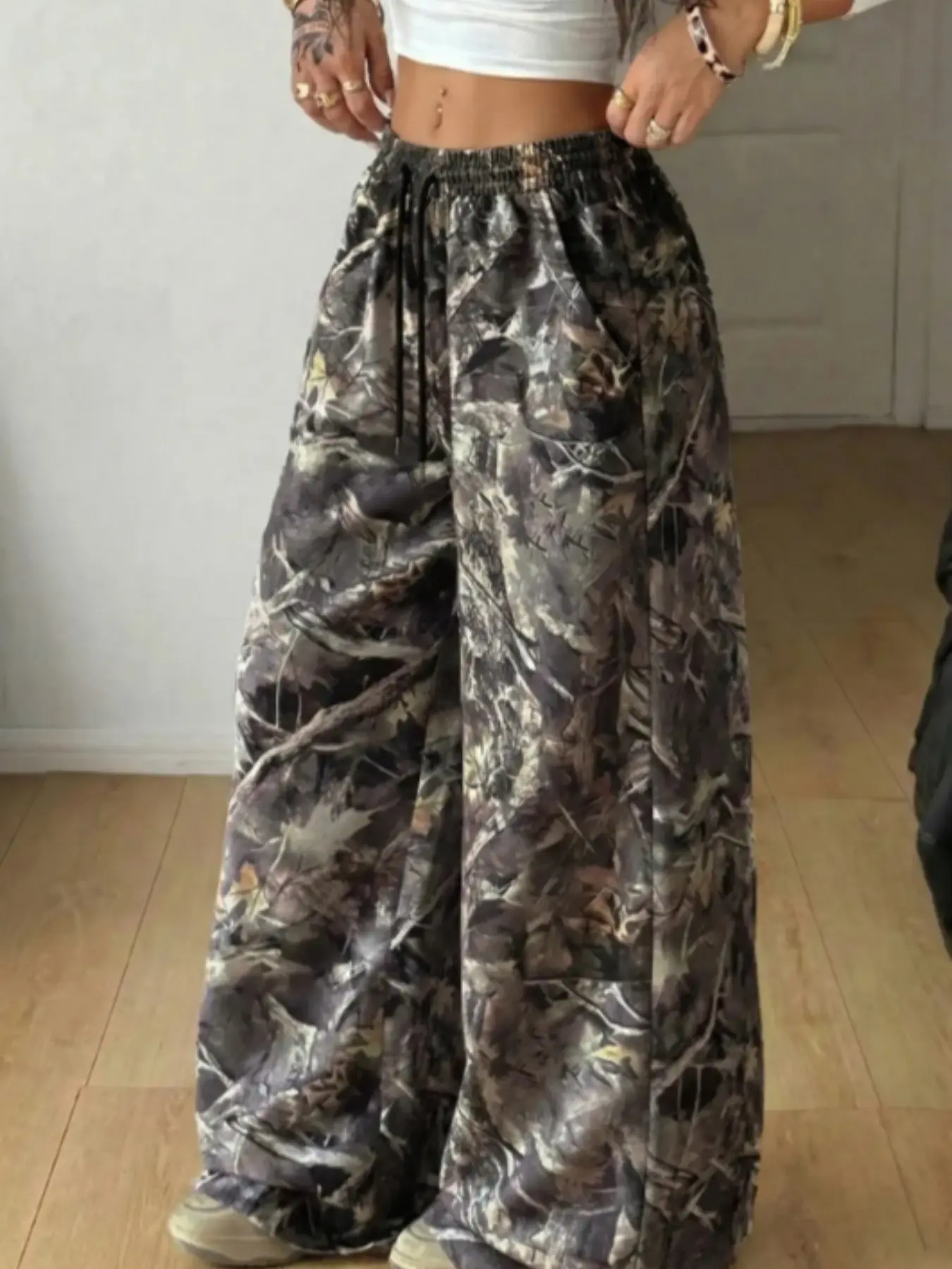 Women's Leaf Camo Cargo Pants, High Street Vintage Tree Branch Print, Drawstring Loose Fit Casual Long Trousers, Trendy Workwear Style