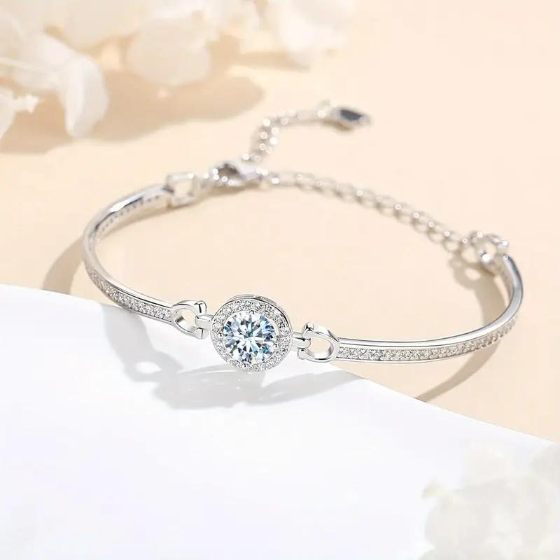Zircon Bracelet, Moissanite Diamond Mobius Bracelet Accessories for Women's Wedding Engagement 925 Silver Daily Noble Exquisite Accessories Gift