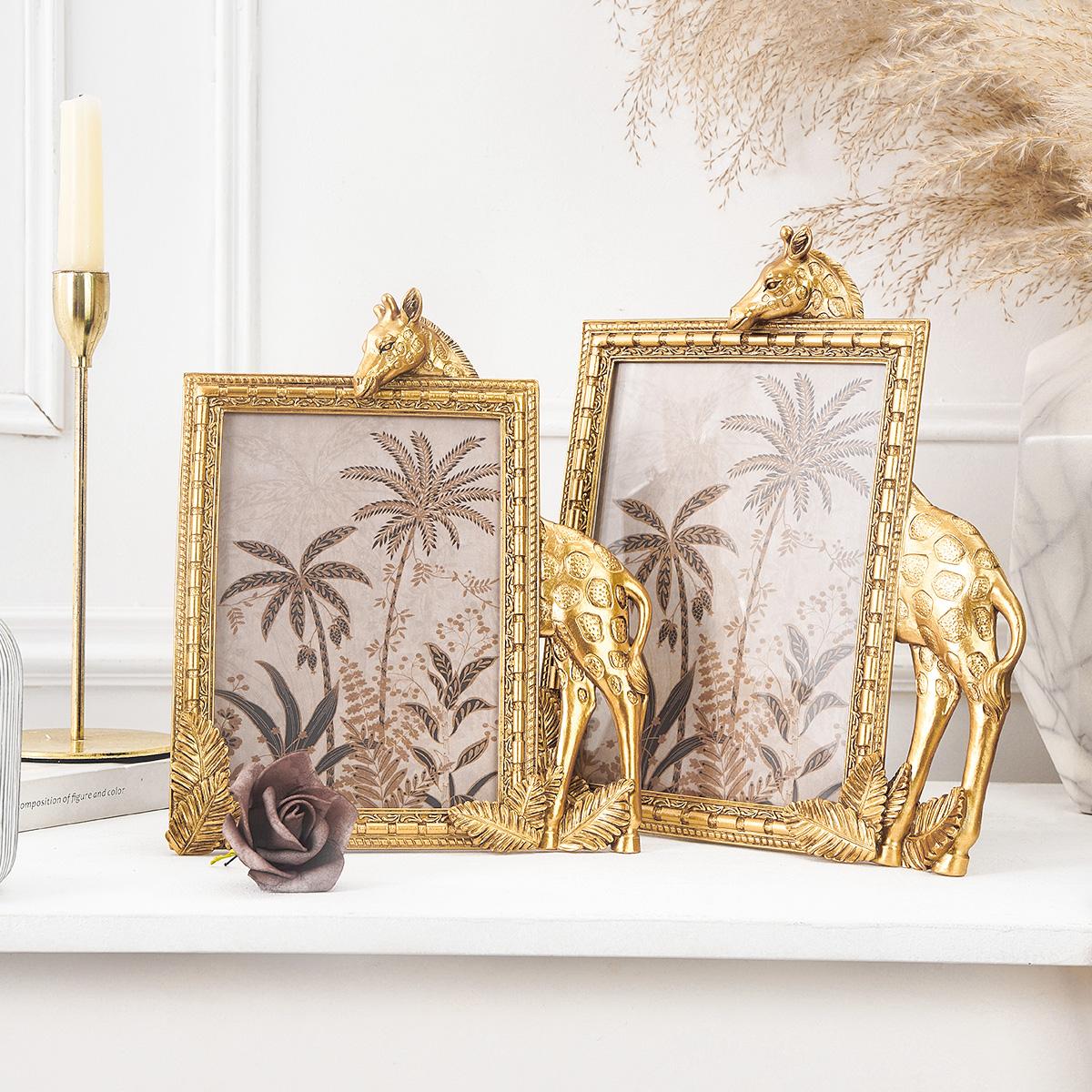 Golden Resin Long Neck Giraffe Decorative Frame, Rectangular Photo Display Frame for Home Decoration, Ideal for Photography Props
