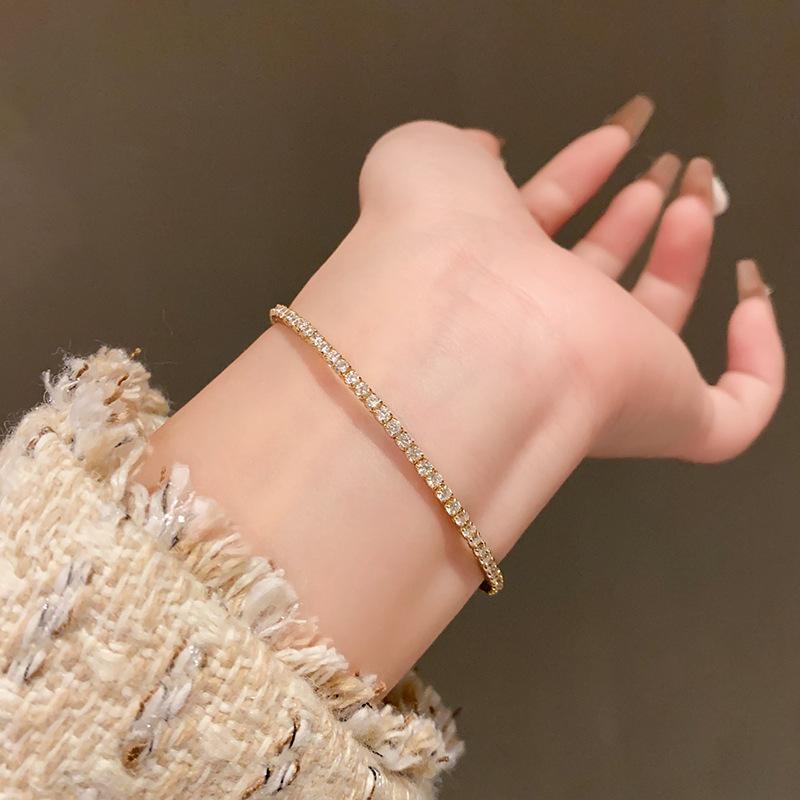 Simple Zircon Geometric Open Bracelet, a Fashionable and Sophisticated Luxury Bracelet with a Personalized, Exquisite, and Unique Design, Ideal as a Gift for Women