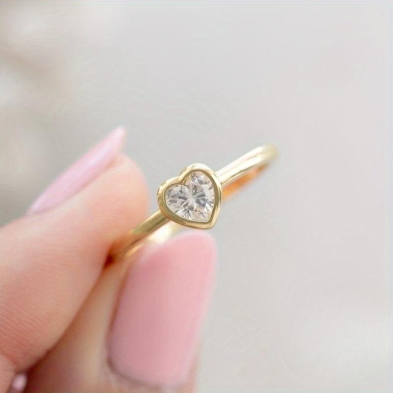 Fashionable and minimalist heart-shaped cubic zirconia women's ring suitable for parties, banquets, engagements, ladies' jewelry gifts