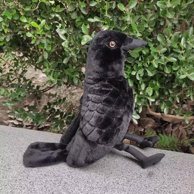 Realistic crow plush toy, soft and plush, exquisite details, creative gift, unique ornament. A charming decorative piece for the study, bedroom, or living room. A quirky animal doll, suitable for animal lovers, and a perfect gift for boys and children.