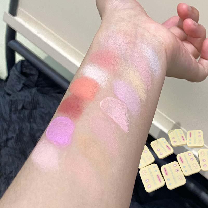 ✨ 2-in-1 Blush Palette with Mirror 🪞 Cheek Makeup Duo Dual Color Cheek & Eyeshadow｜Lightweight Natural Look & Long-Lasting Matte Blur Effect 🕑 Natural Flush for All Skin Tones 🌸 Perfect Christmas Gift & Unisex Makeup Must-Have！