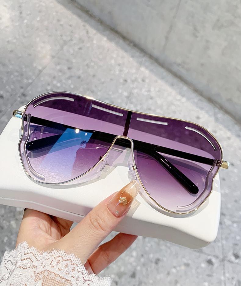 Oversized One-Piece Shield Sunglasses for Women, UV400 Protection Gold Frame Windproof Shades, Trendy Gradient Purple Lens Cycling & Streetwear Eyewear Oversized One-Piece Shield Sunglasses for Women, UV400 Protection Gold Frame Windproof Shades, Trendy Gradient Purple Lens Cycling & Streetwear Eyewear