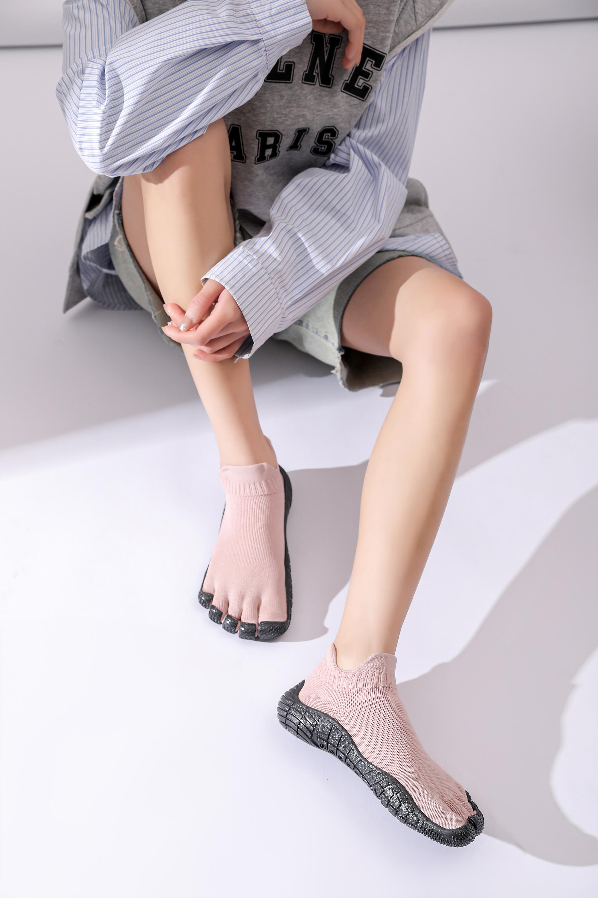 GallonShark Barefoot Magic Claw Five Finger Shoes Home Essentials Sock Shoes Multi-Purpose & Ultra-Portable Water Footwear Beach shoes GallonShark Barefoot Magic Claw Five Finger Shoes Home Essentials Sock Shoes Multi-Purpose & Ultra-Portable Water Footwear Beach shoes