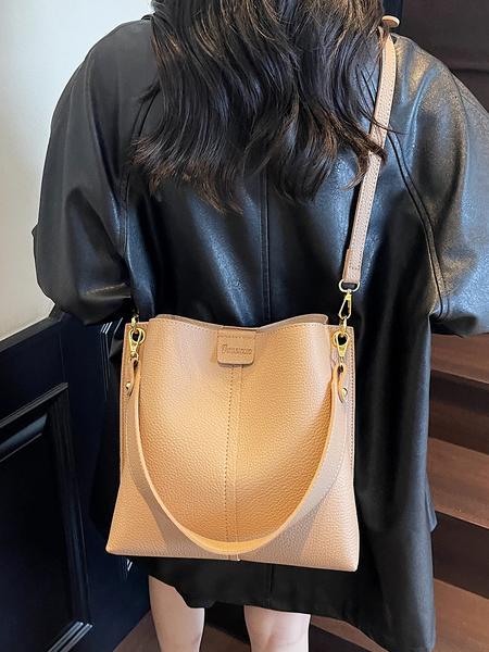 Simple waxed leather bucket bag, PU Tote Satchel, fashionable, casual and versatile wide-strap one-shoulder crossbody bag, textured and trendy one-shoulder commuter bag, Elegant Commuter Bag, suitable for daily wear, commuting and other scenarios