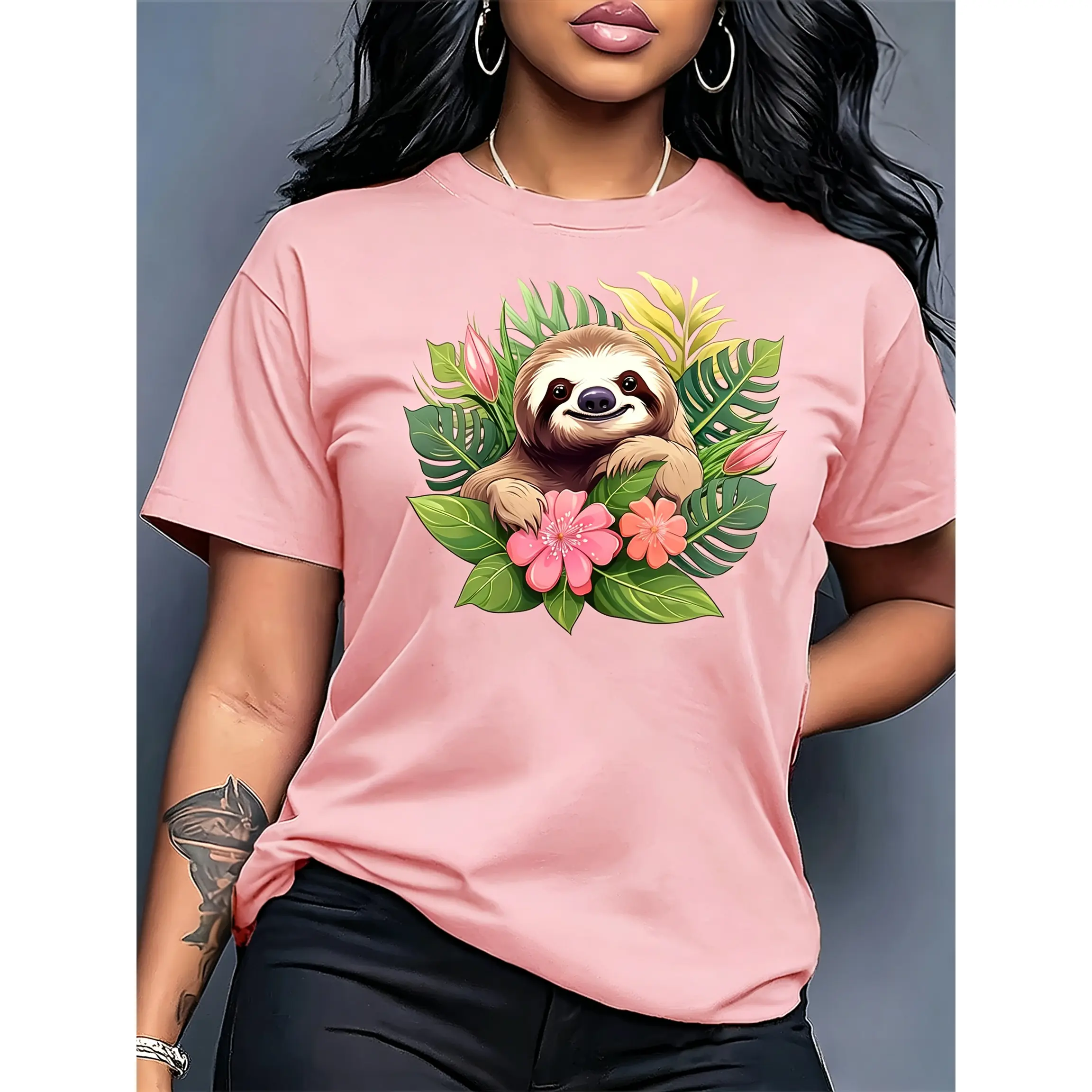 100% cotton women's T-shirt with cute sloth in tropical floral print, round neck, machine washable, comfortable, soft, breathable, suitable for spring, summer, and autumn. New recommended style, loose, casual, trendy, fashionable