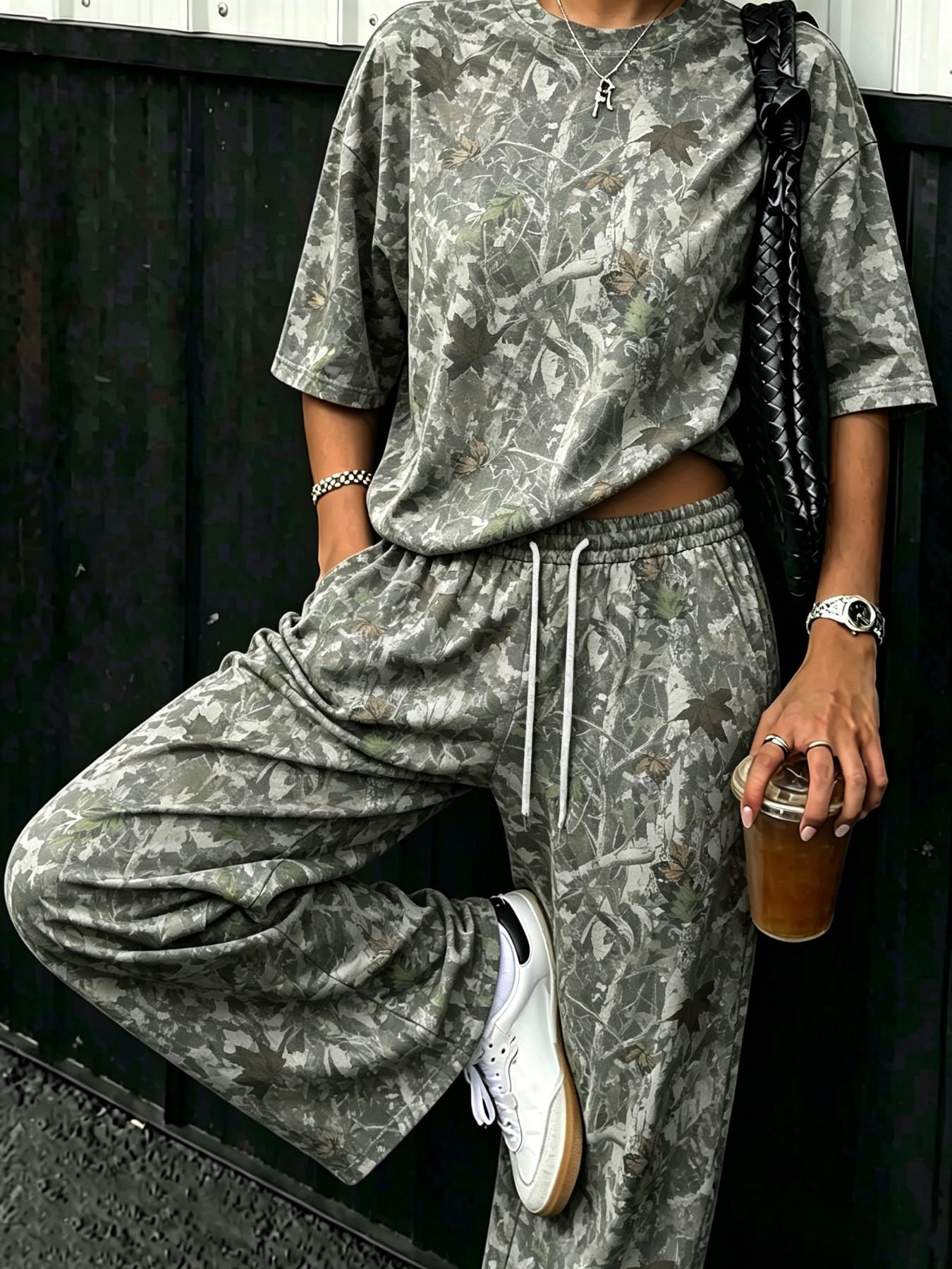 American Vintage Millennial Style Camouflage Print Casual Suit, Round Neck Drop Shoulder Short Sleeve and Loose Wide Leg Pants Set, Women's Outdoor Sports, Casual Sportswear Outfit, Casual Sporty Set