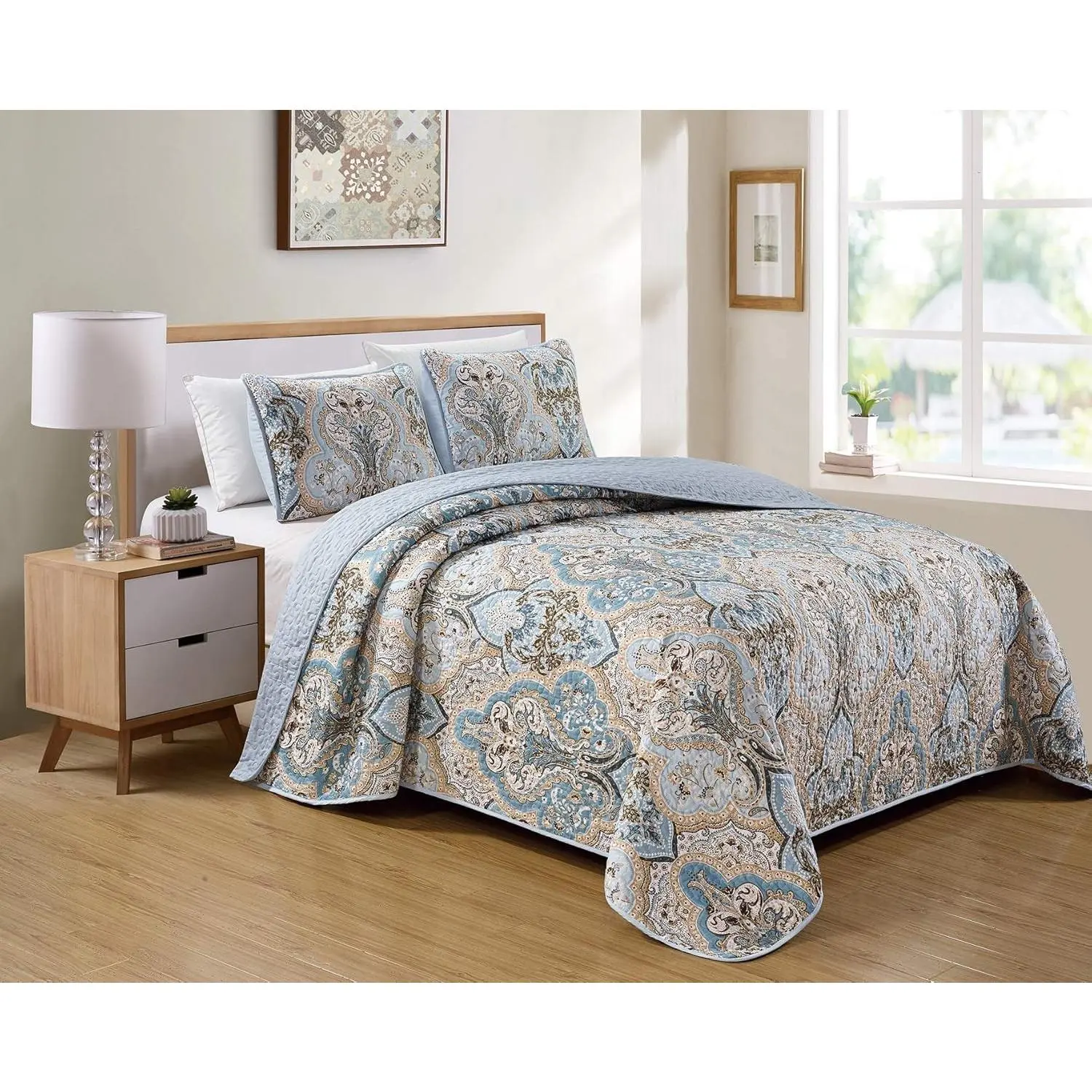 Bedspread Set Damask Pattern Light Blue White Beige and Brown New (King/California King)
