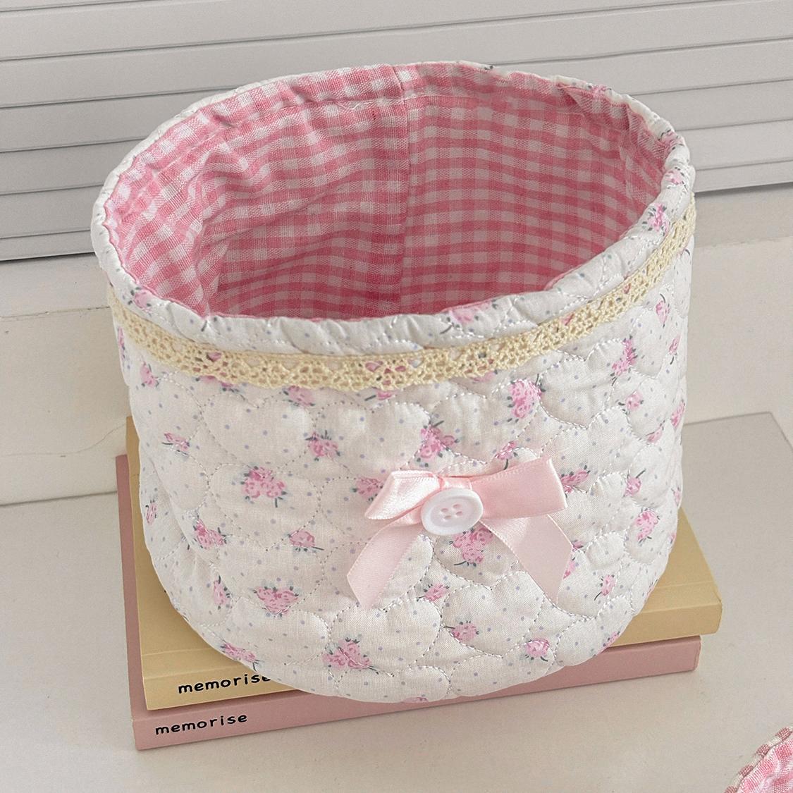 Cute lace bow patchwork storage basket, round fabric desktop organizer box, Instagram-style plaid print storage bin, soft padded makeup storage box, attractive pink bow storage bucket, foldable desktop storage basket