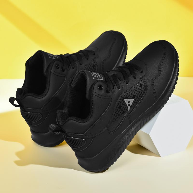 Ubetif Unisex kitchen workshoes Pu Leather Non Slip Food Service Shoes, Water & Oil Resistant, Comfortable, Lightweight Footwear for Men, Slip-on Chef Walking Shoes Work Safety Boots Black