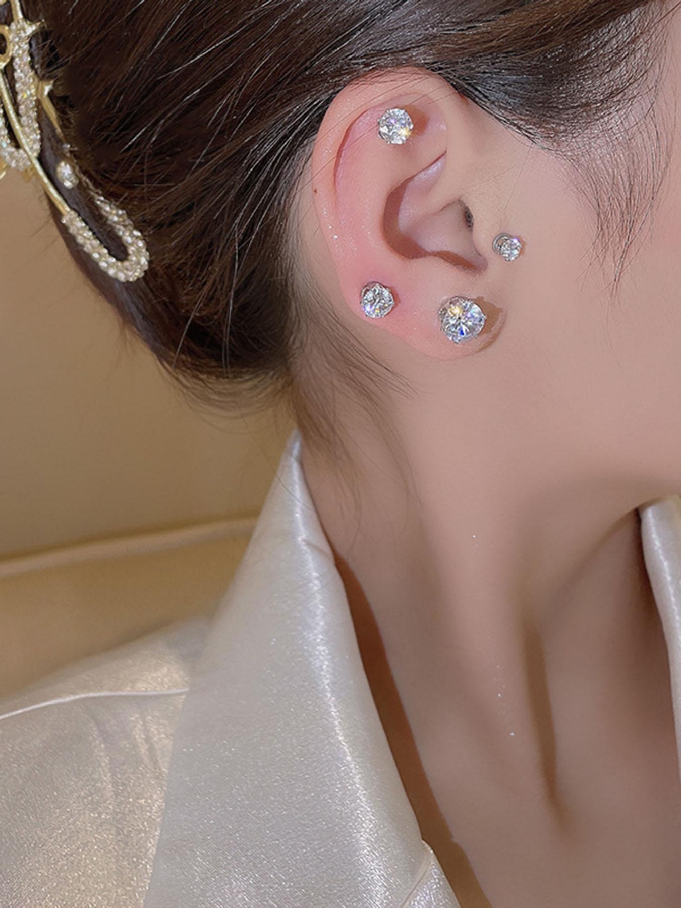 Sparkly magnetic clip-on earrings. No piercing, hypoallergenic & comfortable. Unisex stylish design for all occasions. Lightweight and easy to wear. Ideal jewelry for everyone.