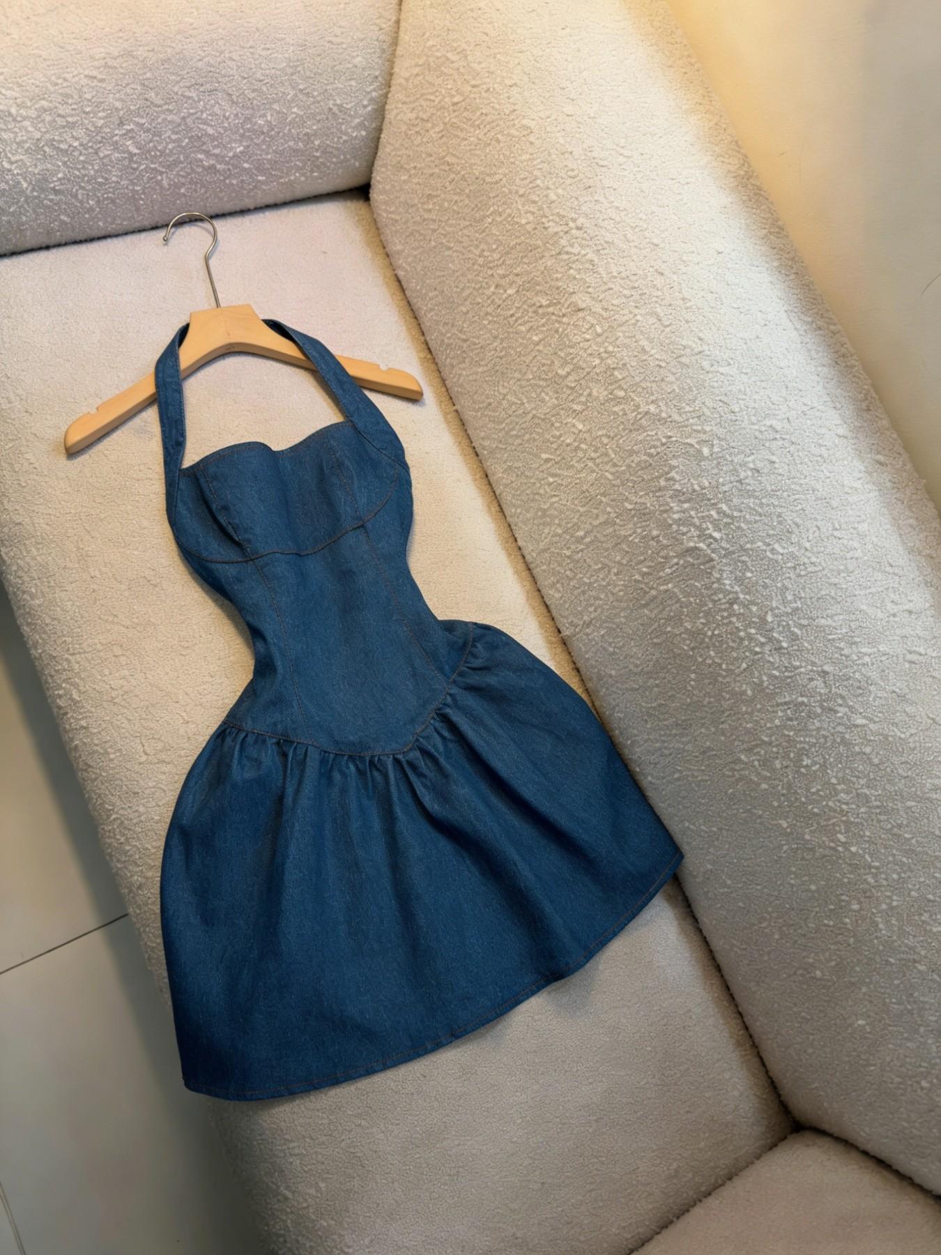 Backless Denim Dress, Sweet & Spicy Style, Casual Wear, Slimming Fit, A-Line Hem, Perfect for Dating/parties, Youthful Short Skirt, Women - TikTok Shop Backless Denim Dress, Sweet & Spicy Style, Casual Wear, Slimming Fit, A-Line Hem, Perfect for Dating/parties, Youthful Short Skirt, Women - TikTok Shop
