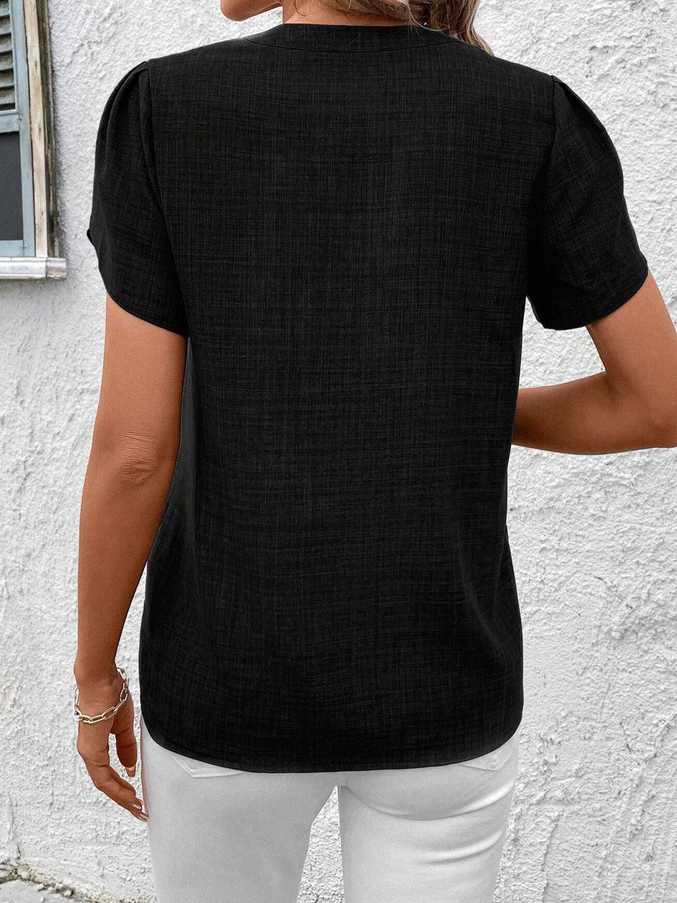 A women's solid color printed half-open collar short-sleeved shoulder pleated pullover T-shirt top, suitable for summer, suitable for commuting, casual wear, home wear.