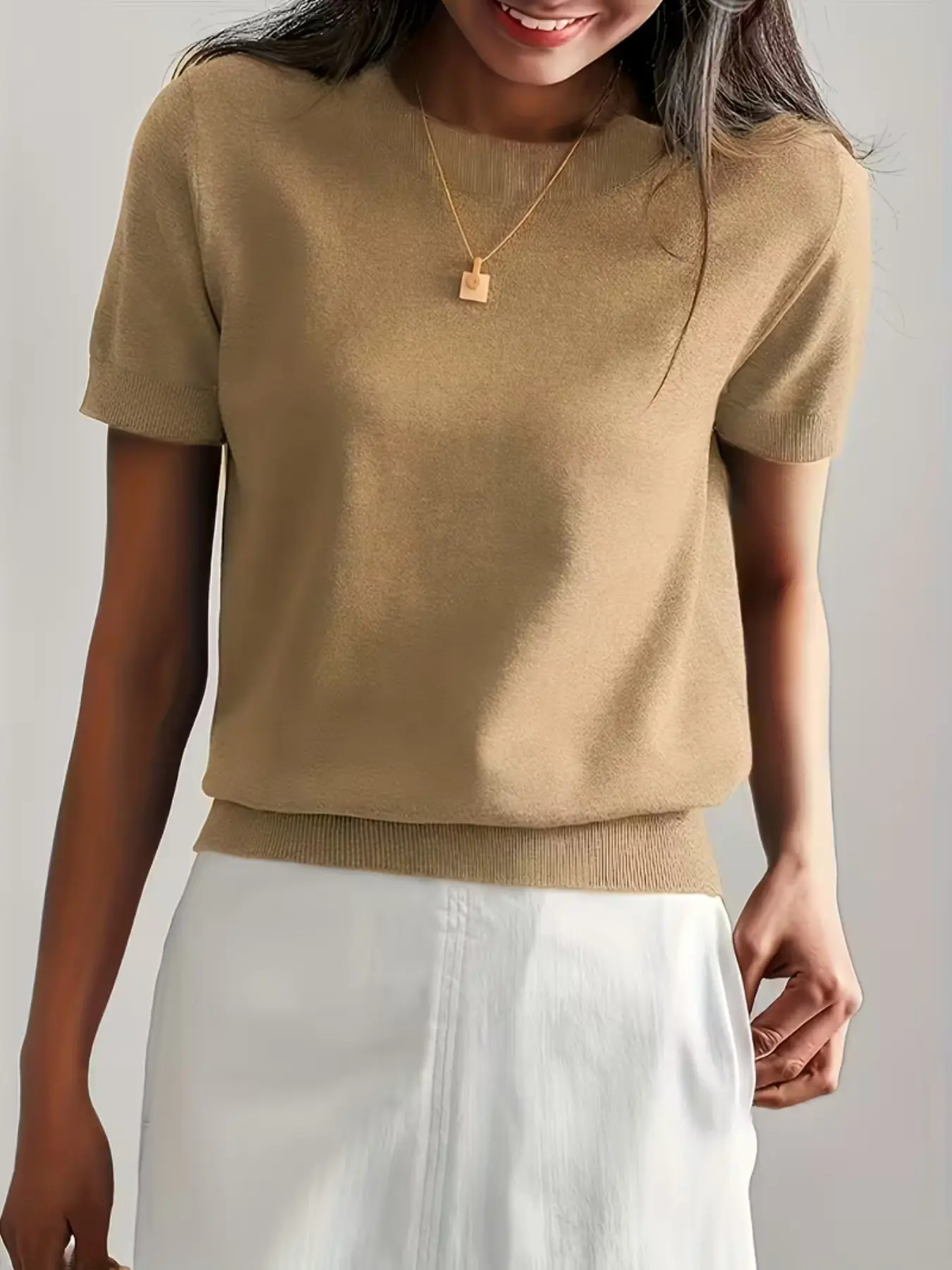 Women’s Short Sleeve Knit Top, Lightweight Crew Neck Sweater Tee, Casual Summer Pullover, Comfortable and Stylish Fashion Wear