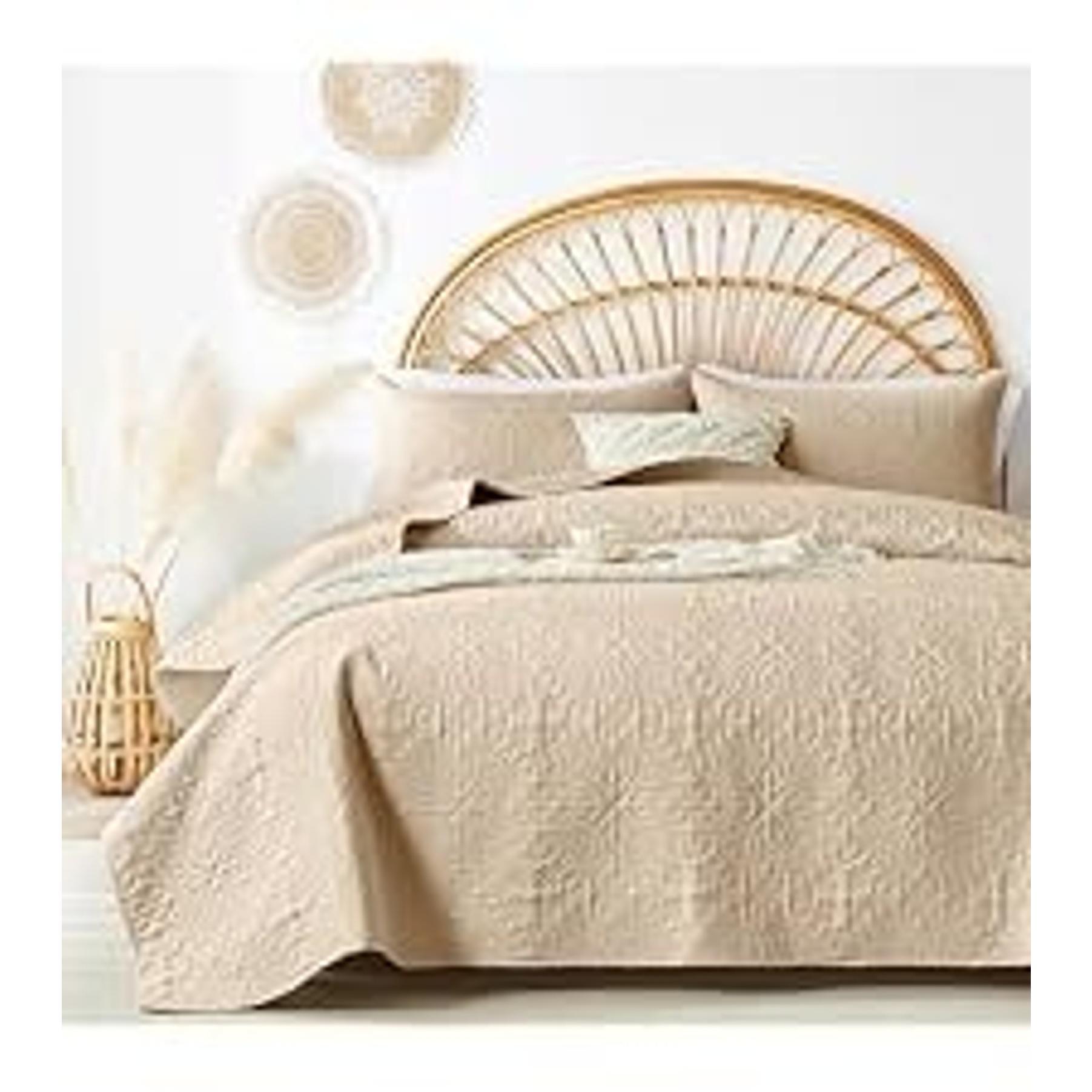 Quilts Queen Size,Sage Green Ultrasonic Full/Queen Quilt Set,Lightweight Soft Bedspread Coverlet,Modern Style Coin Pattern Bed Cover for All Seasons,3 Piece(1 Quilt,2 Pillow Shams)