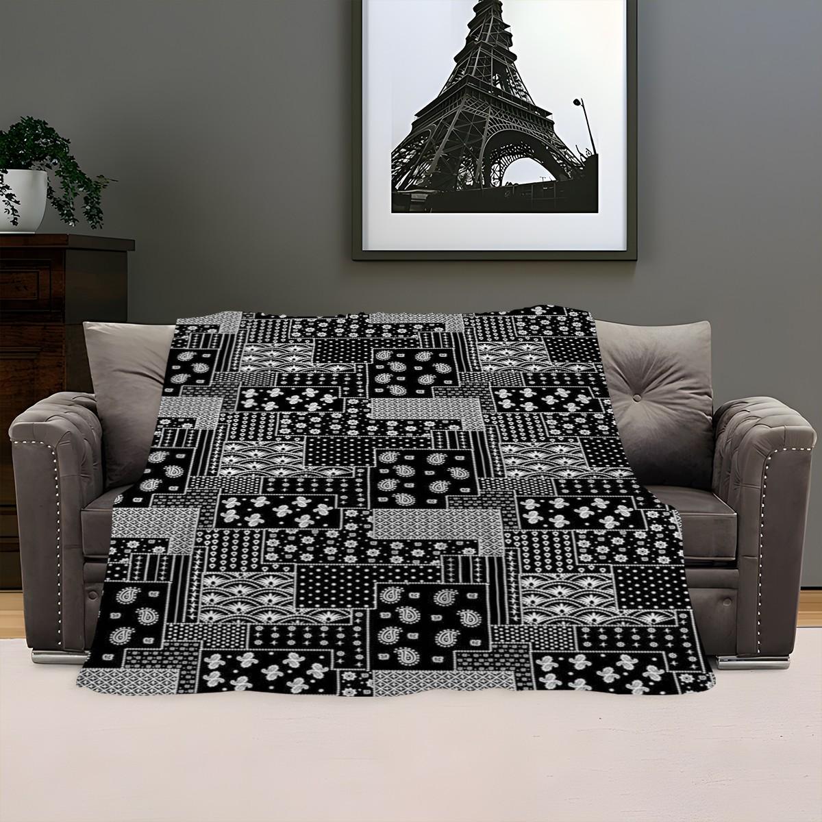 1pc Paisley Pattern Flannel Blanket, Outdoor Travel Universal Cover Blanket, Extra Large Soft Comfortable Digital Print Blanket