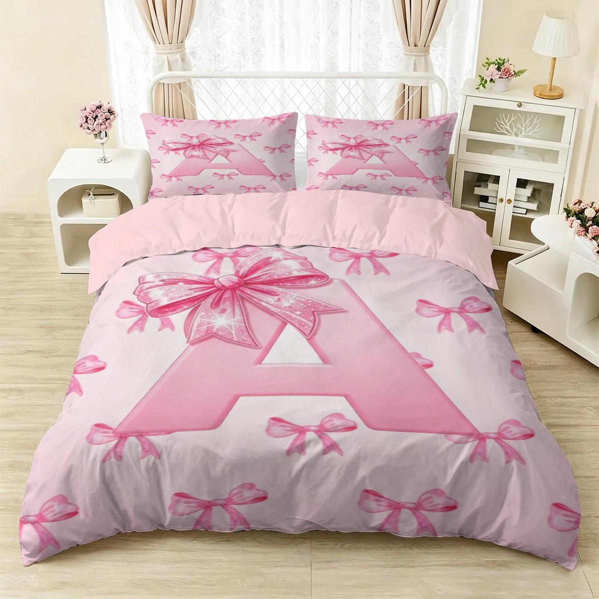 Pink Letter A~Z Bow Pattern Duvet Cover Set, 2/3Pcs Aesthetic Cute Bedding Set, Comfy Bedding Set, Breathable Quilted Quilt, Sweet Girly Bed Linens, Perfect for Teen Girls Bedroom Decor. 1 or 2 Pillowcase, No Filling