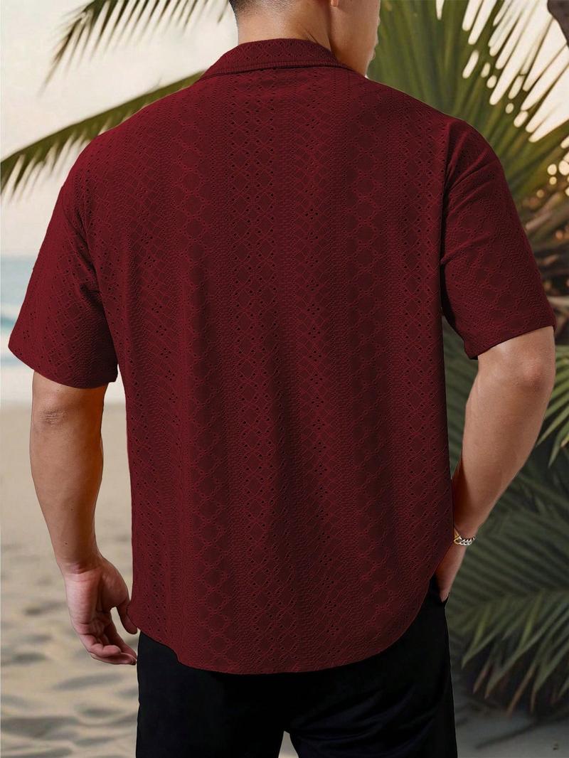 Men's Vacation Casual Style, INS Matched With A Knitted Black And White Geometric Striped Crochet Textured Jacquard Loose Short-Sleeve Shirt. Featuring A Button Placket, This Shirt Embodies French Elegance And Romance, Making It Perfect For Hawaiian Beach