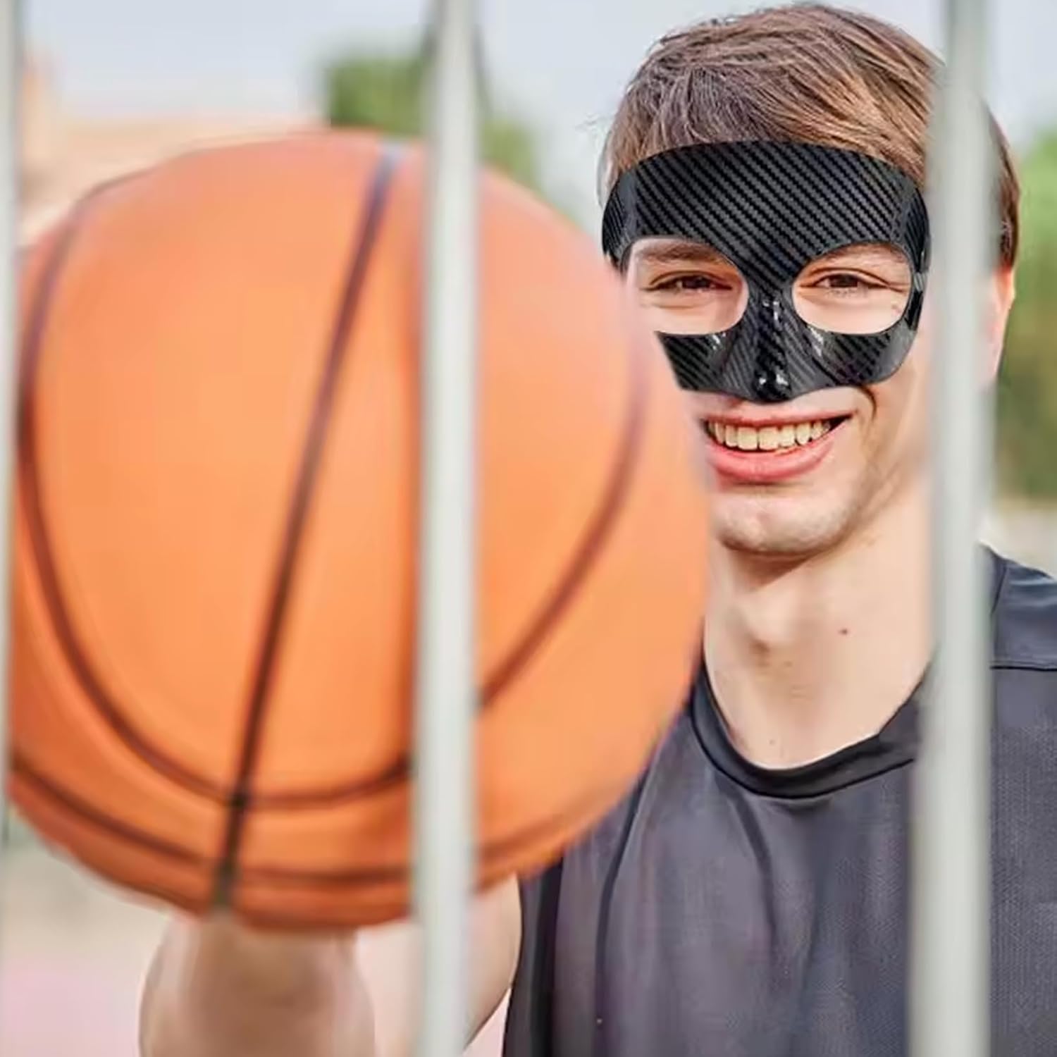 Anti-collision sports face protection, Outdoor sports mask, breathable face protection mask, adjustable straps, breathable PVC material, suitable for basketball, football training, can protect nasal bone fractures, unisex, Protective Gear