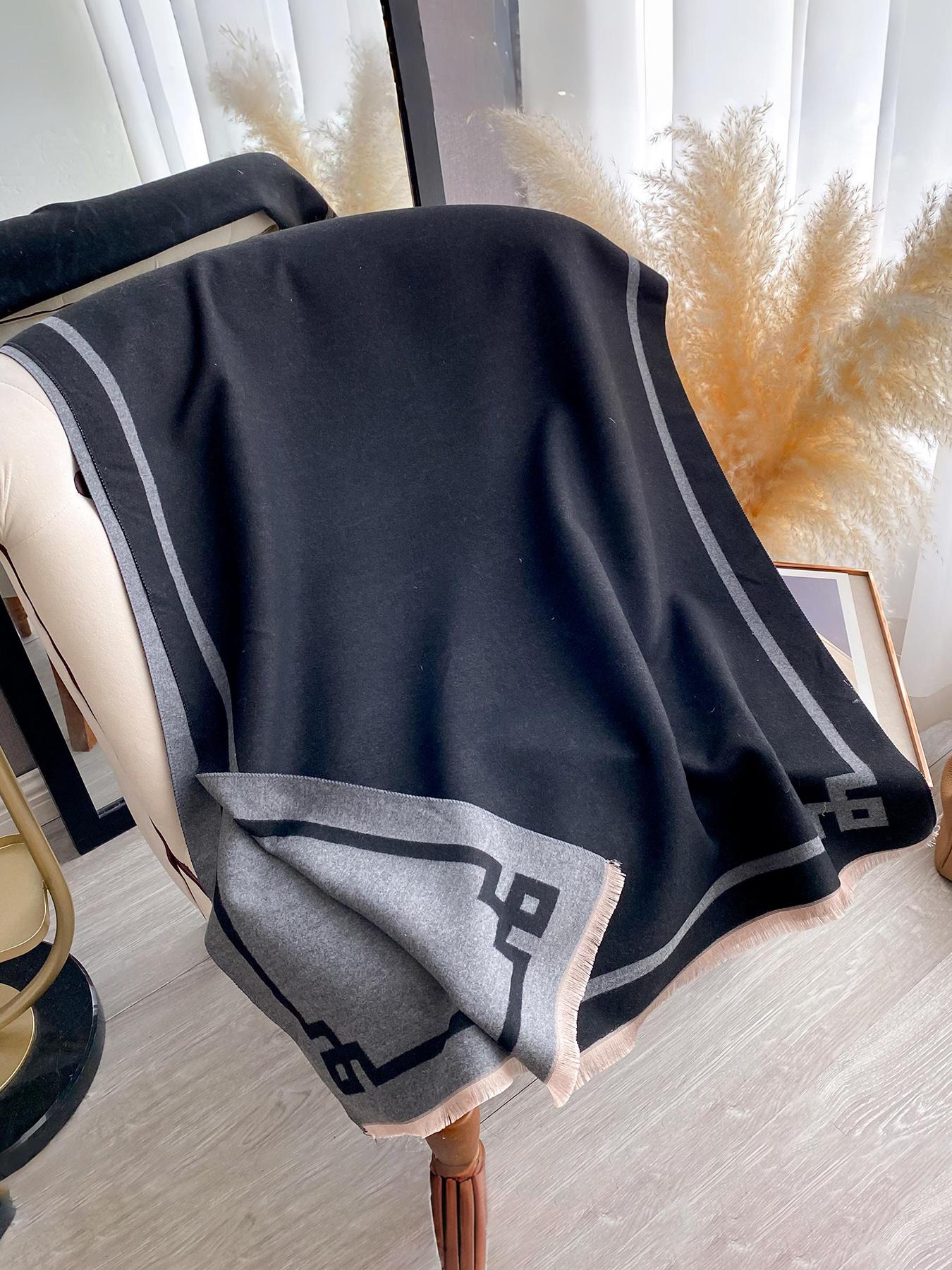 Women's Elegant Fall Winter Scarf, Dual-Sided Plain Woven Shawl, Warm Fashion Accessory for Casual & Formal Wear