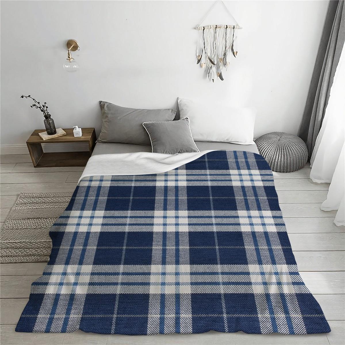 Plaid Flannel Sofa Blanket, Soft Plush Warm Blanket for Men and Women, Comfortable Thick Bedspread, Multiple Colors Available