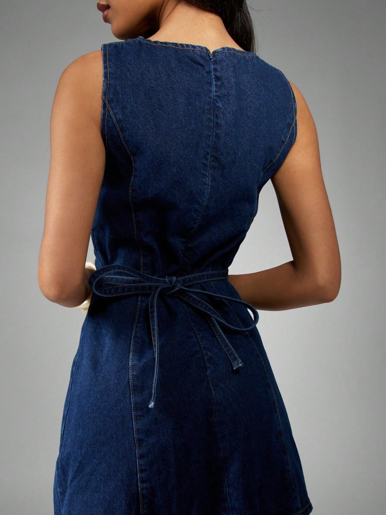 Women's American Retro Vintage Sleeveless Short Dark Wash Denim Summer Dress, A-Line Dress, Flattering Fit, Perfect for Daily Commute, Dates, Parties and Vacations