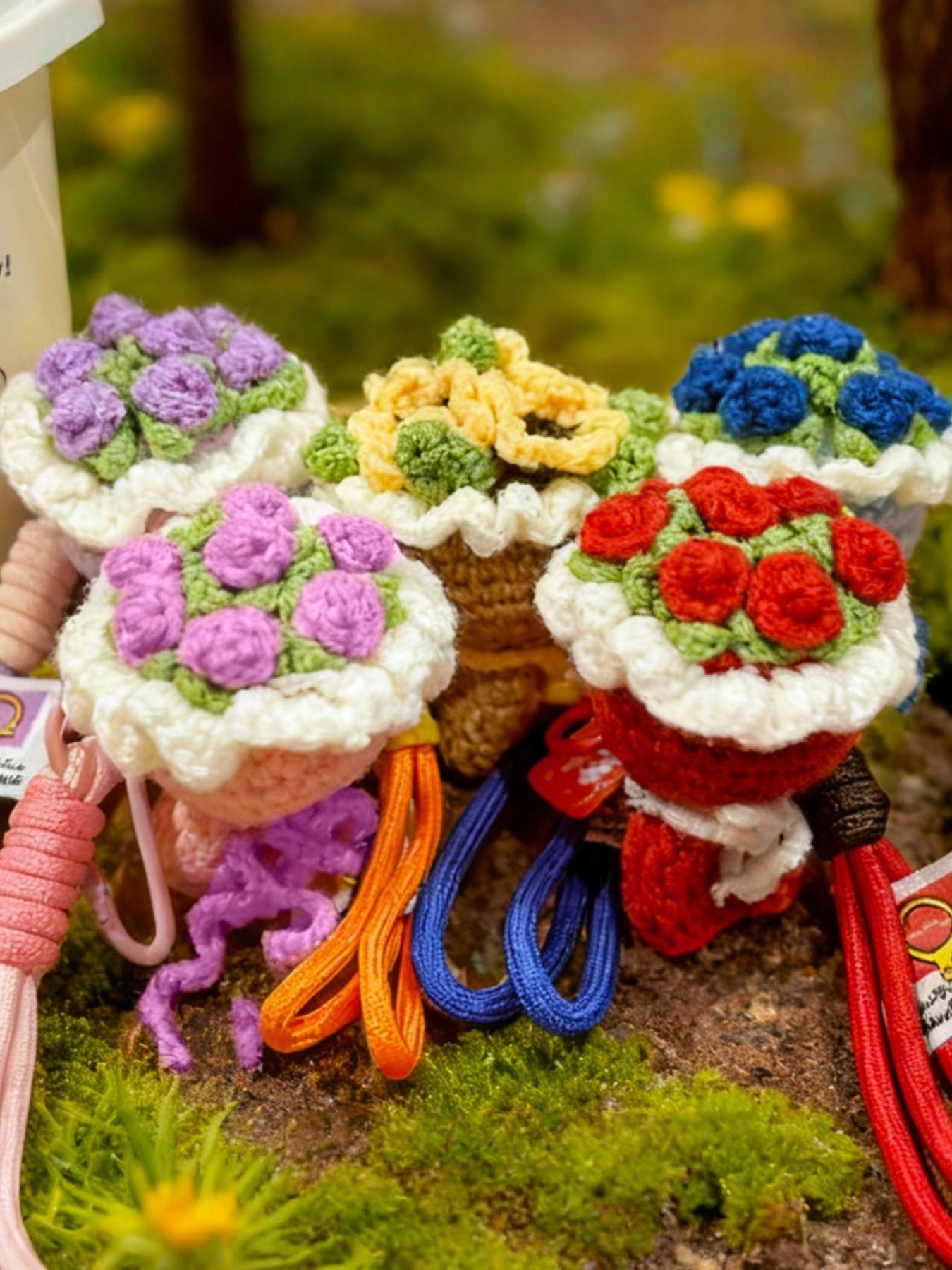 Handmade Crochet Mini Flower Bouquet Keychain Set Cute Knitted Rose Lavender Sunflower Pendant Key Ring Aesthetic Backpack Bag Charm Romantic Gift for Women Girls Her