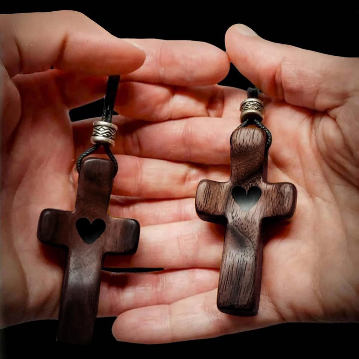 3/6 wooden heart-shaped cross keychains suitable for men and women, with heart-patterned charm key rings, walnut prayer, pocket cross fingertip anxiety relief stress-reducing heart keychain pendant, encouraging gift for loved ones, meaningful gift for her