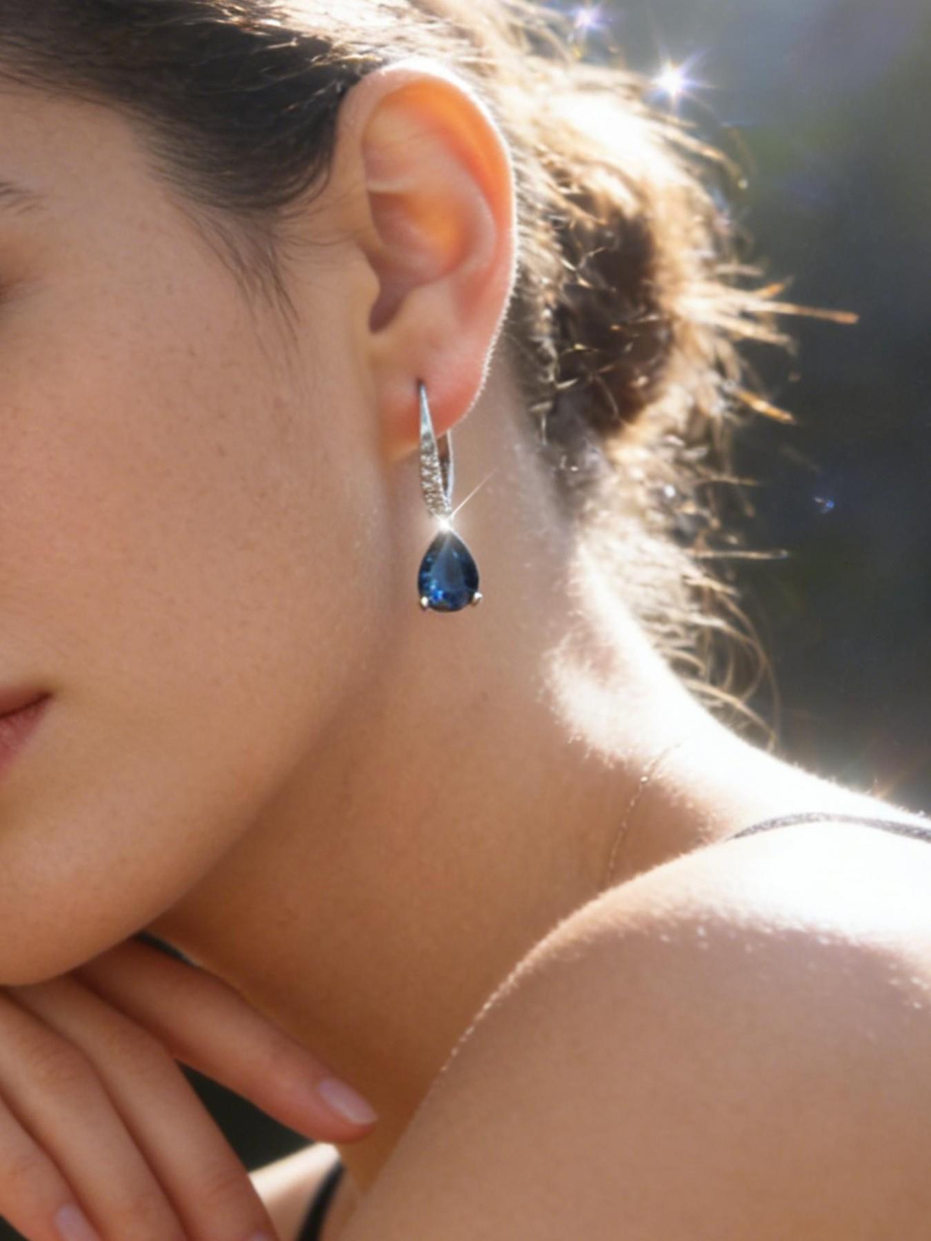 1 pair of fashionable and elegant blue tear rhinestone pendant earrings, elegant ladies' cocktail party style earrings