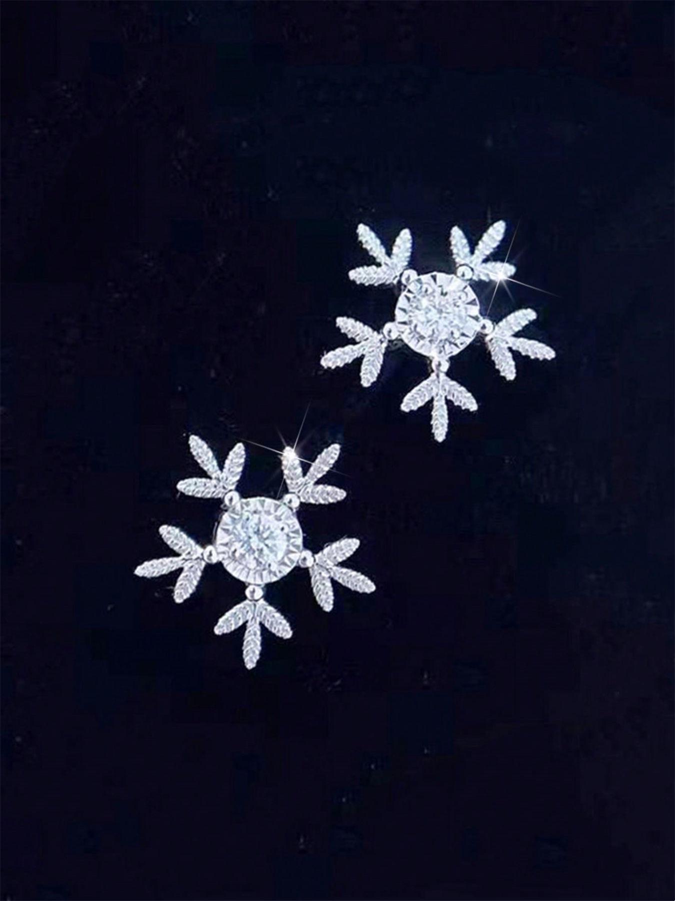 1 Pair Romantic Cubic Zirconia Snowflake Stud Earrings For Women For Wedding Christmas Day Gift