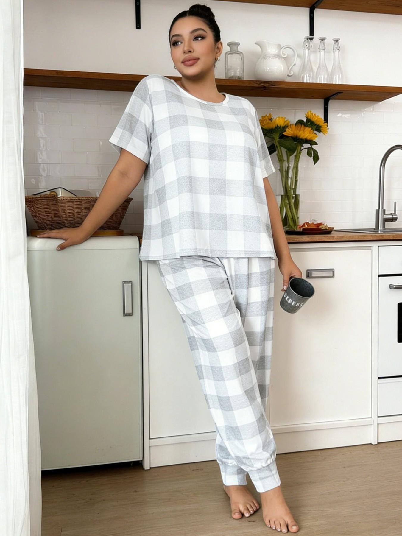 Comfortable Plus Size Pajama Set, Plaid Print Short Sleeve Top and Jogger Pants, Soft and Cozy 2-Piece Lounge Wear for Women