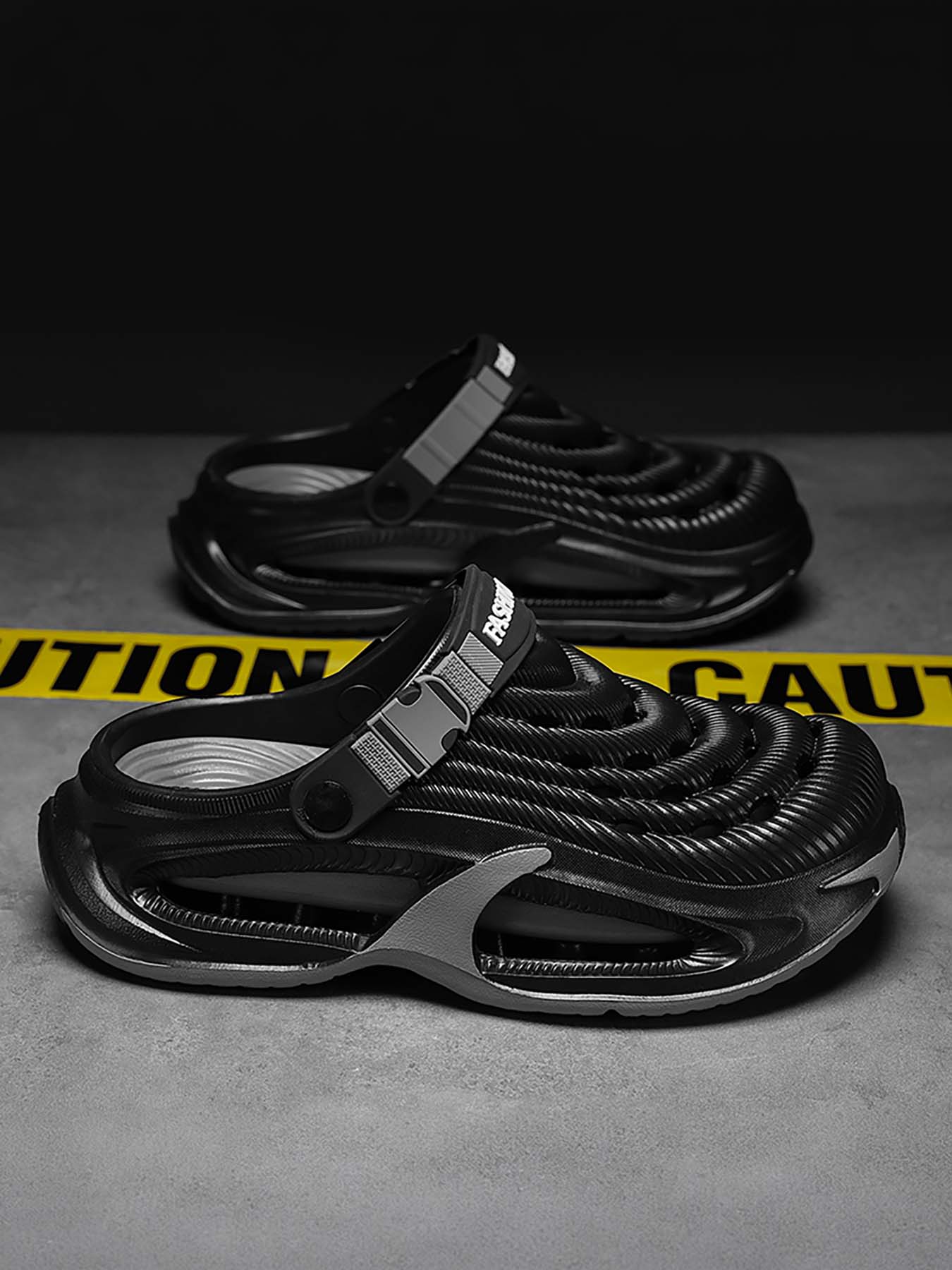 Summer Men's Clogs Outdoor Thick Sole Non-Slip Odor Resistant Durable Quick Drying Soft Beach Sandals