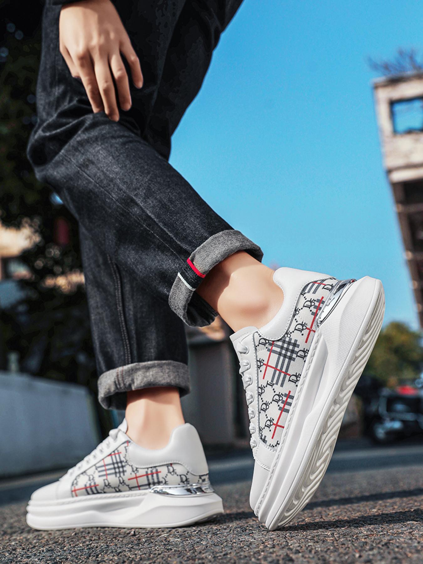 Men's white checkered print thick-soled sneakers, lace-up breathable casual sneakers, trendy versatile height-increasing sports shoes