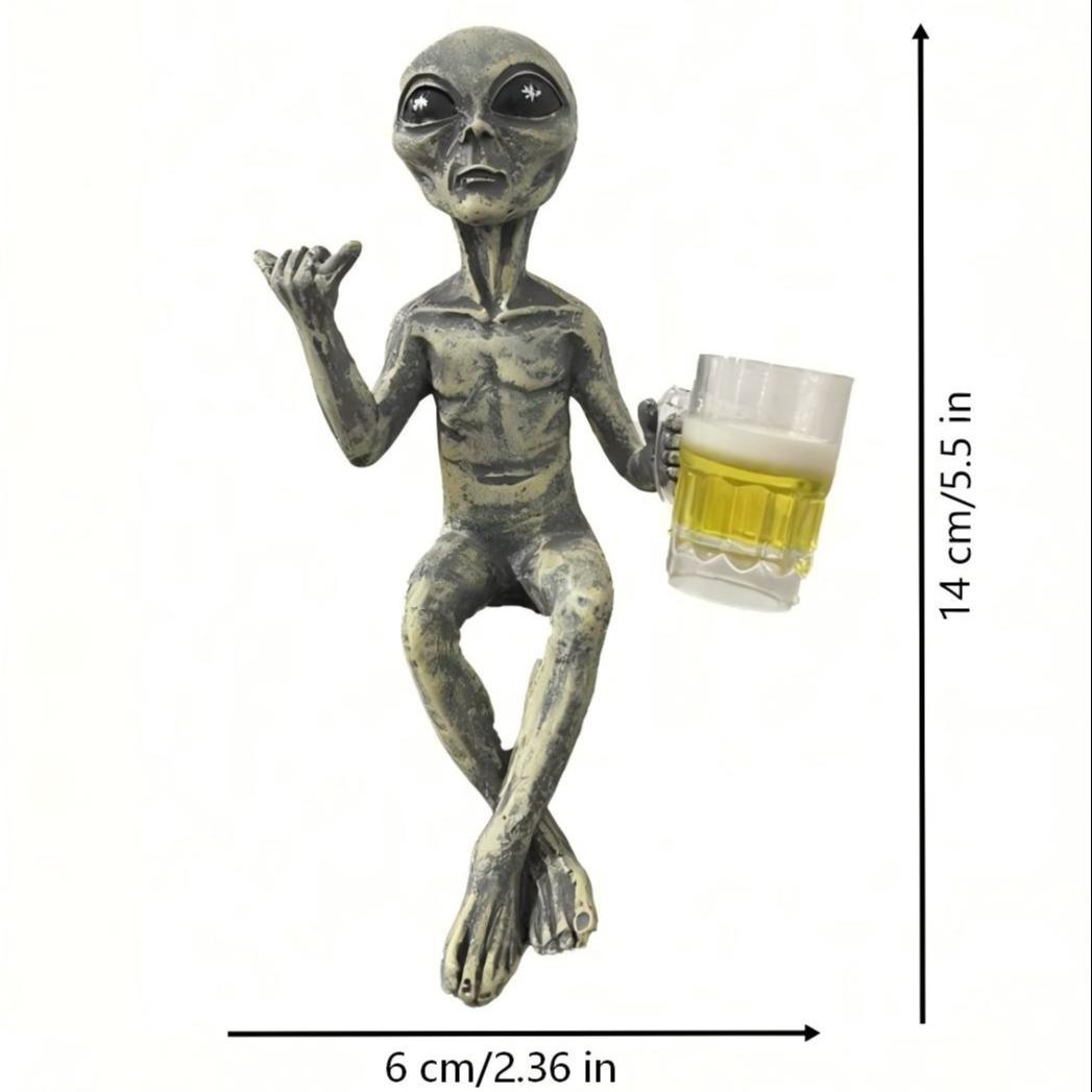 Funny Cute Alien Resin Statue, Ufo Outdoor Garden Decoration, Festive Gift, Unique Garden Statues & Sculptures, Perfect for Holidays