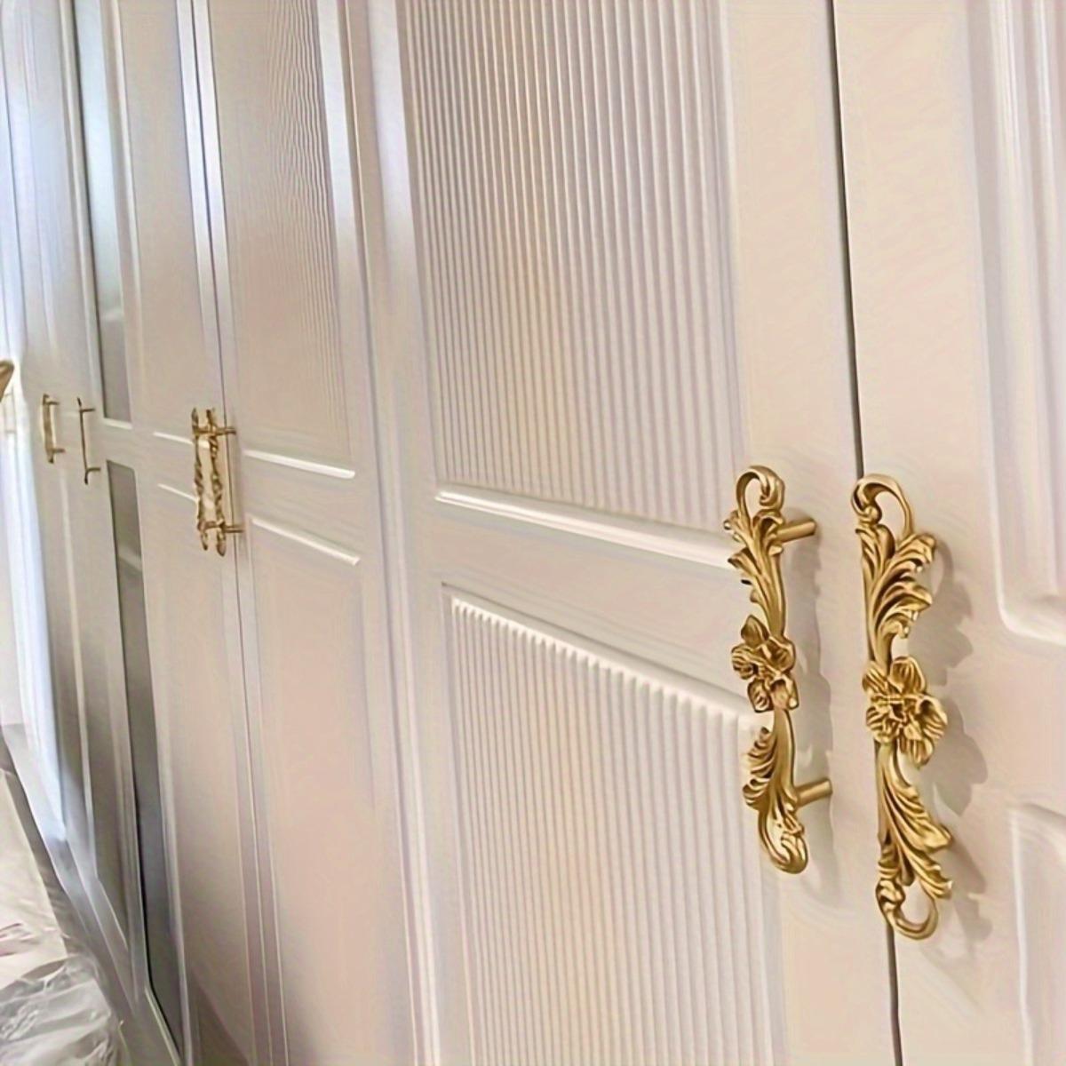 2PCS Gold Floral Engraved Cabinet Pulls, Luxury Metal Branch Texture Door Handles, Bright Gold Light Luxury Drawer and Wardrobe Handles for Modern Vintage Kitchen Cabinet Dresser Furniture Hardware