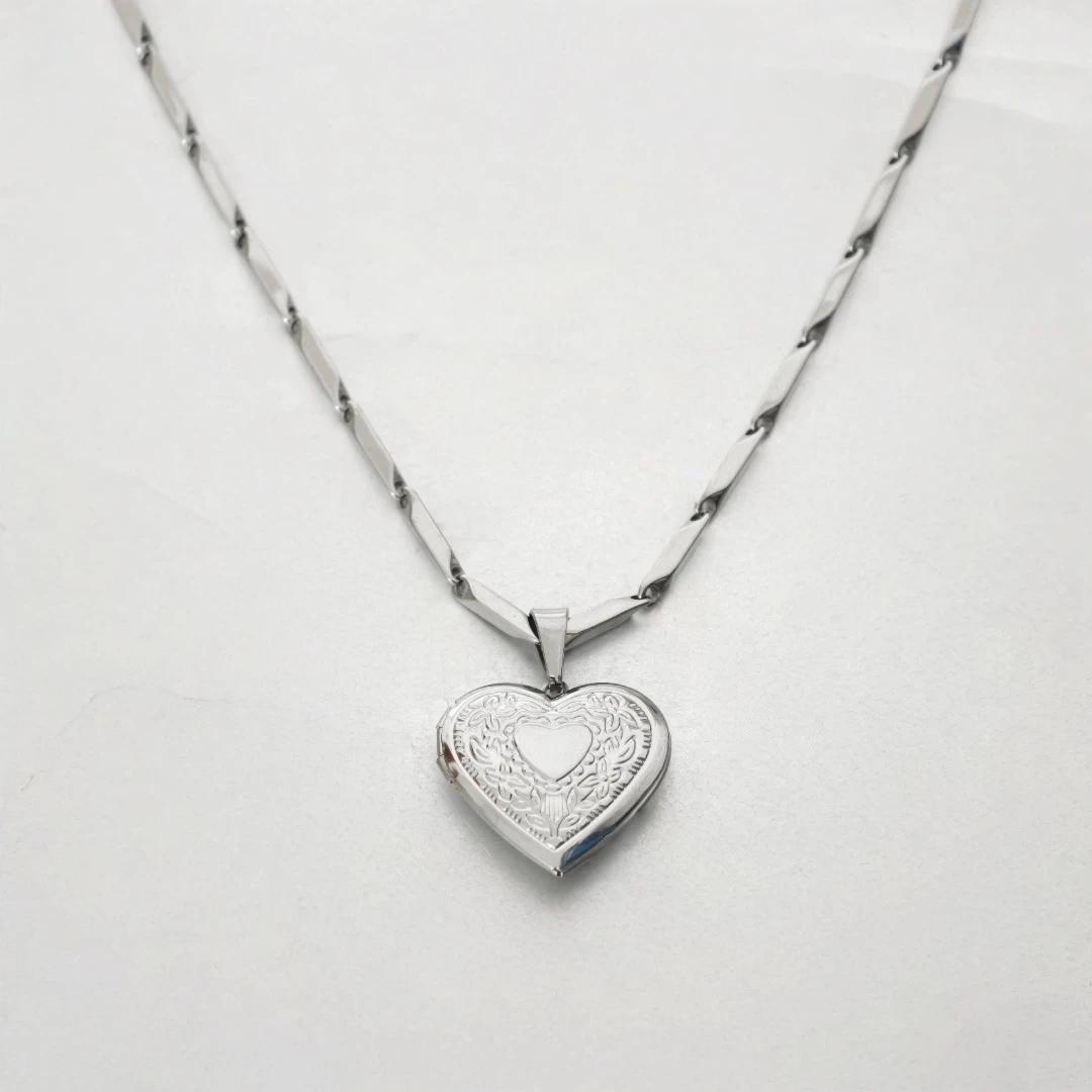 Romantic Heart Locket Pendant Openable Female Silver Color Stainless Steel Photo Frame Charm Necklace for Women Men Jewelry Gift