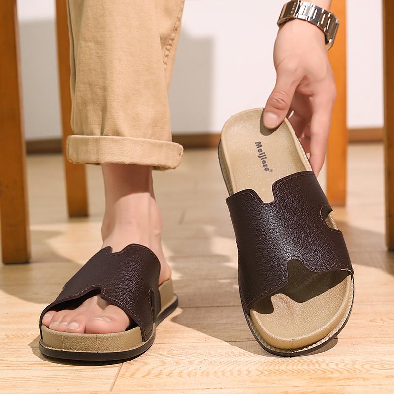 These Stylish Open-toe Slippers Are Perfect for Both Home and Outdoor Use. a New Spring/summer 2026 Men's Style, Plus-size, Lightweight, Non-slip, and Comfortable Sandals Ideal for Everyday Outings and Beach Activities.